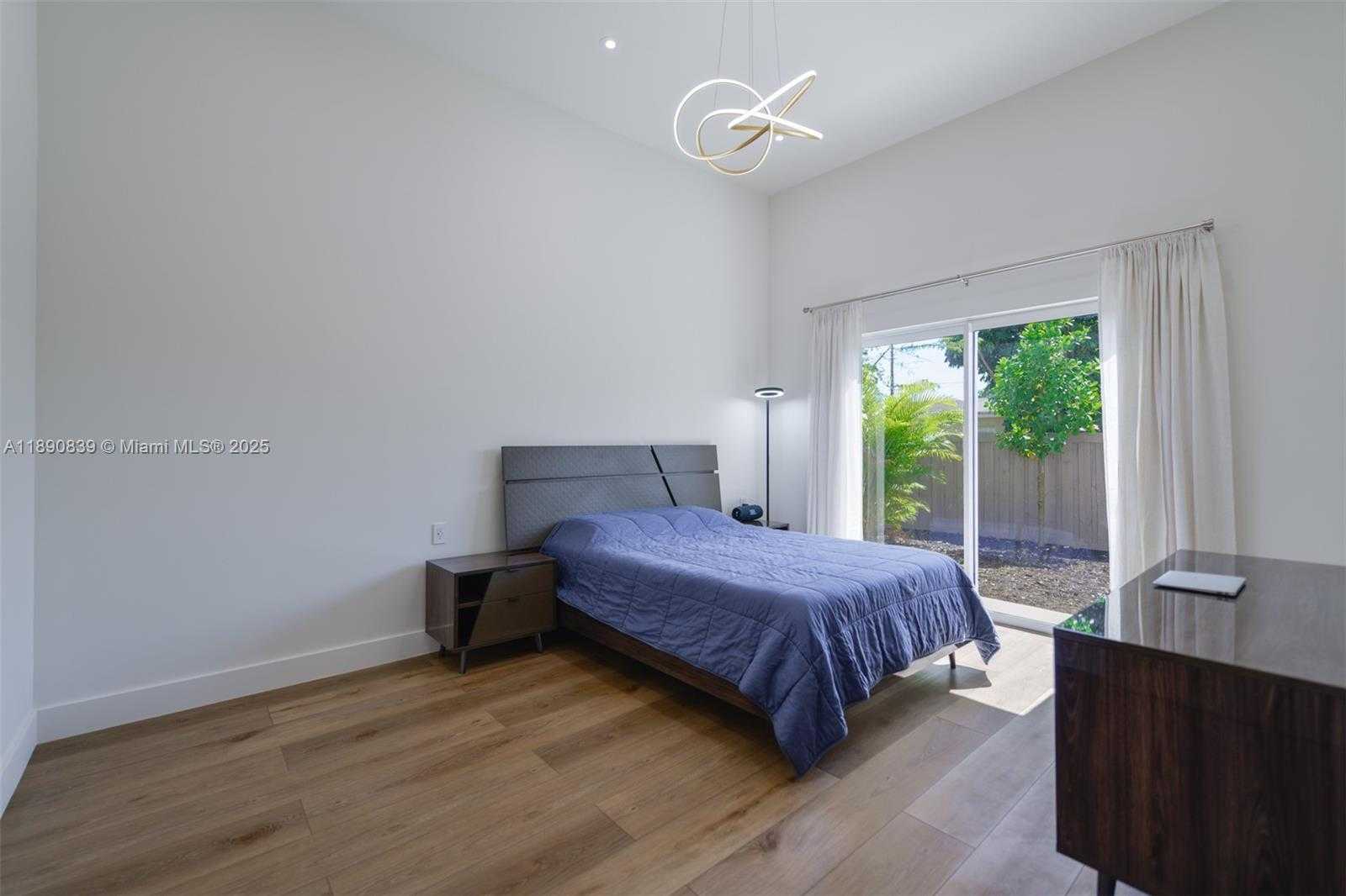 Small Image of 635 SOUTH WEST 9TH ST, Hallandale Beach Number 15