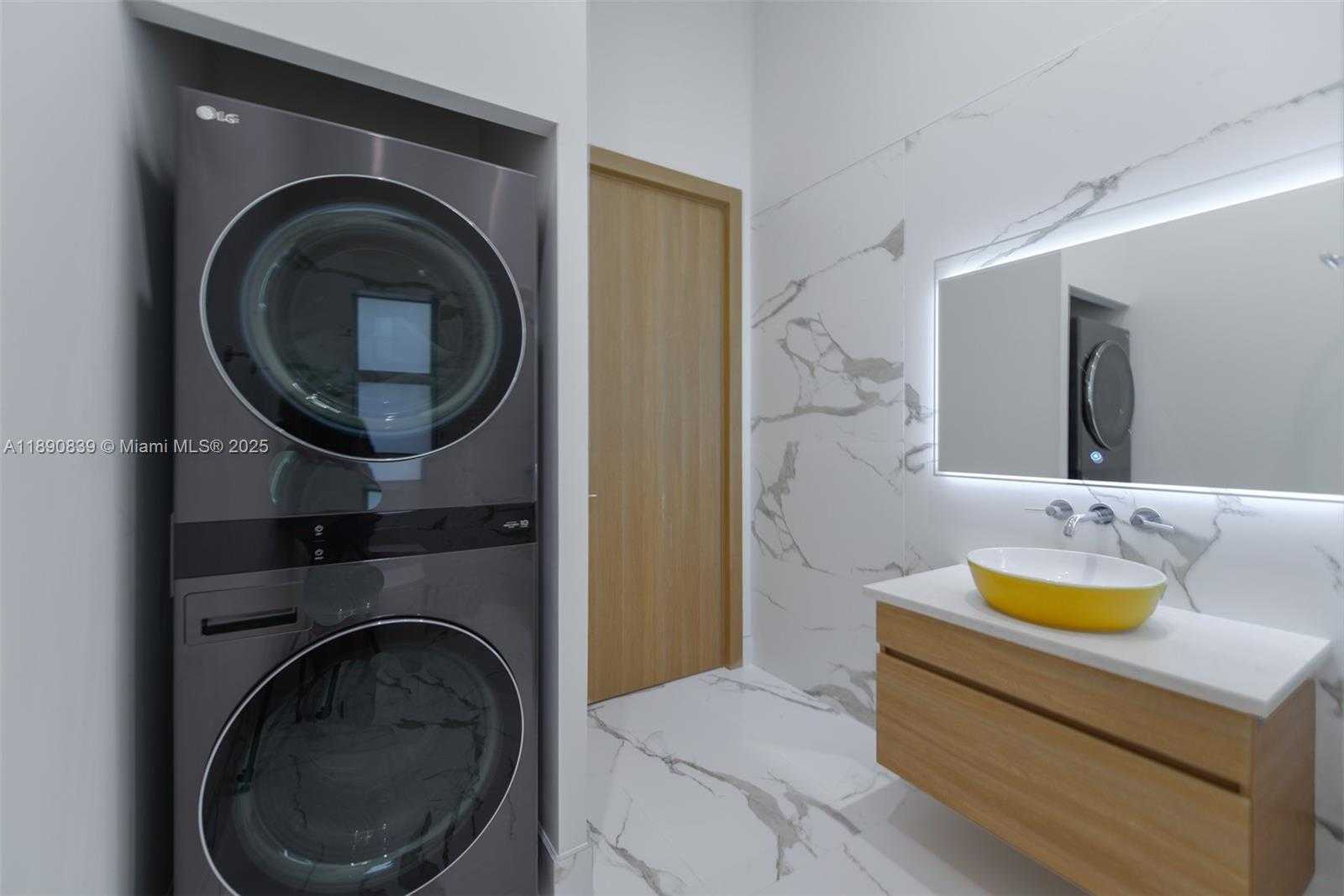 Small Image of 635 SOUTH WEST 9TH ST, Hallandale Beach Number 21