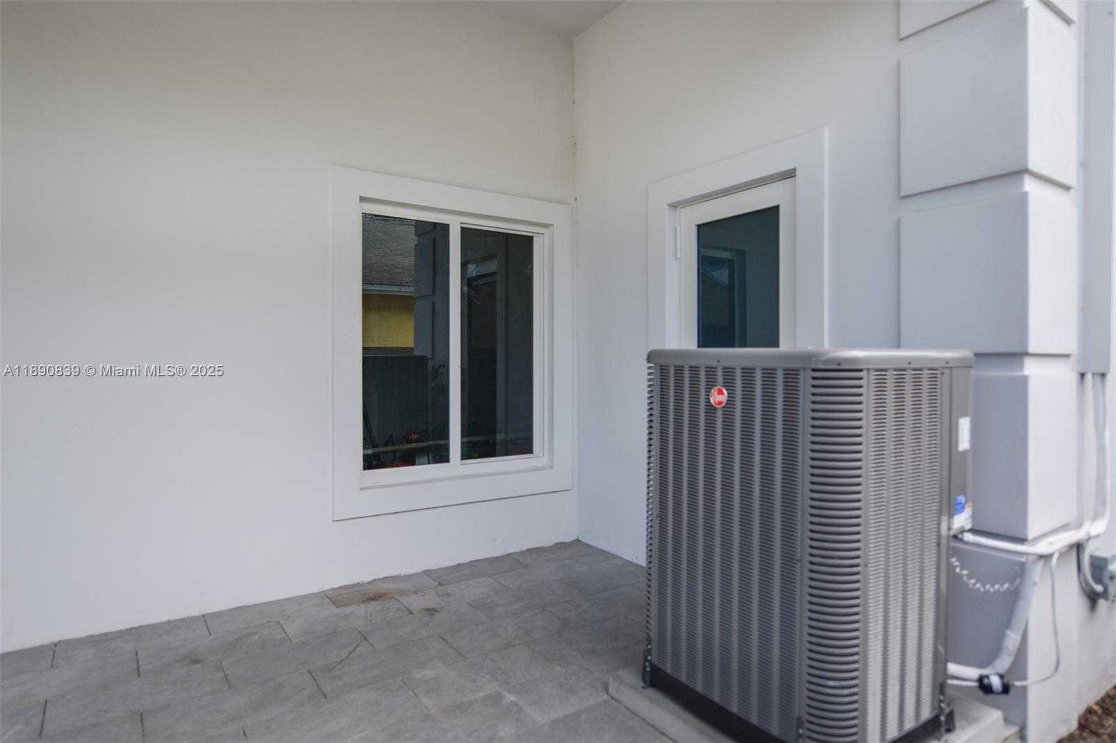 Small Image of 635 SOUTH WEST 9TH ST, Hallandale Beach Number 25