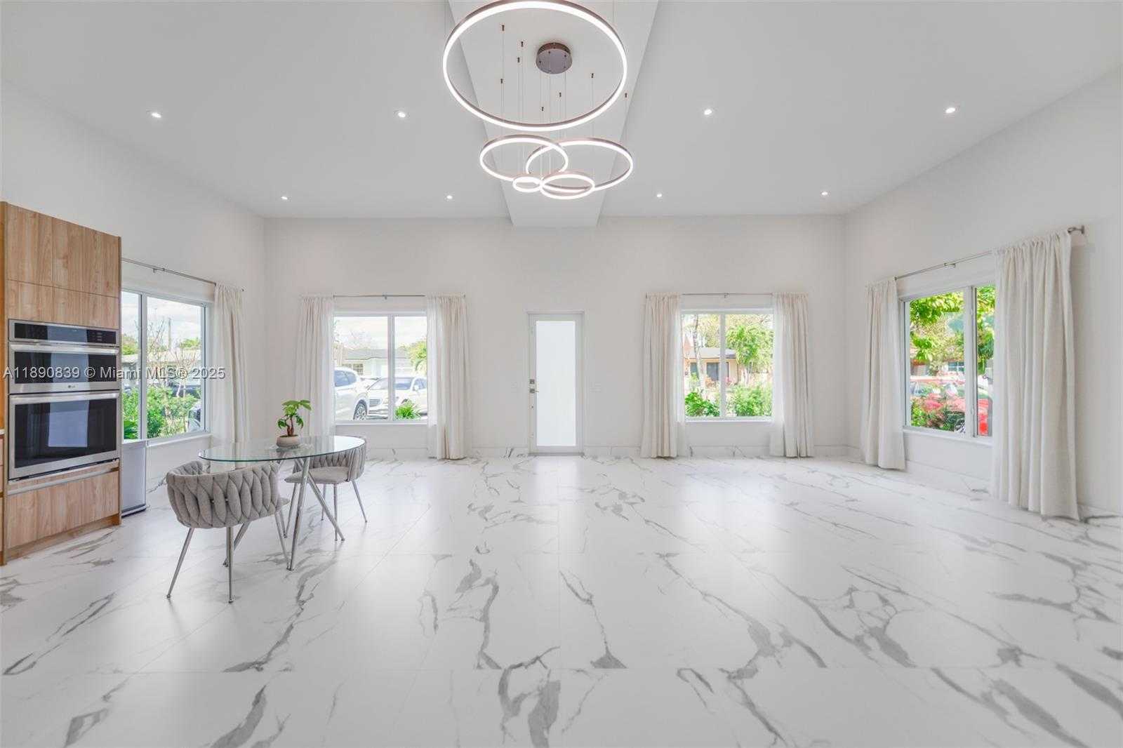 Small Image of 635 SOUTH WEST 9TH ST, Hallandale Beach Number 3