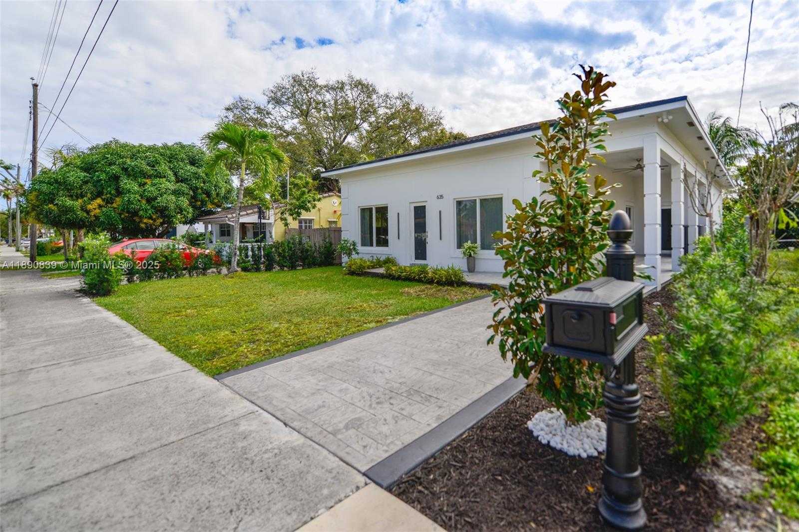 Small Image of 635 SOUTH WEST 9TH ST, Hallandale Beach Number 33