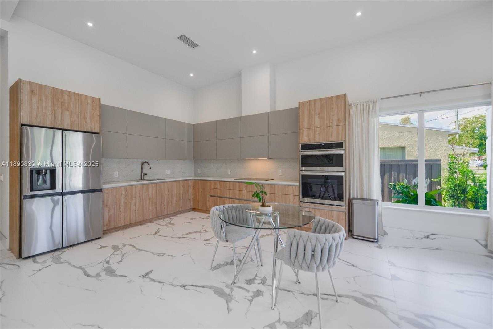 Small Image of 635 SOUTH WEST 9TH ST, Hallandale Beach Number 6