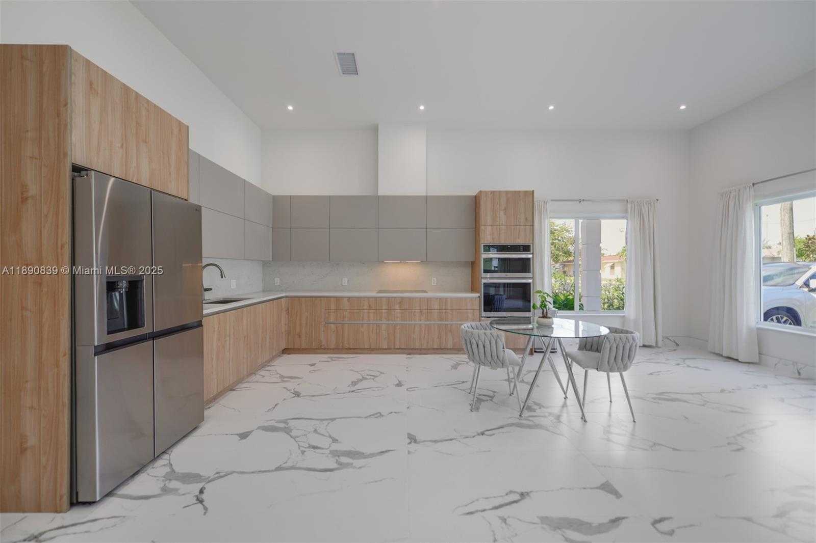 Small Image of 635 SOUTH WEST 9TH ST, Hallandale Beach Number 7