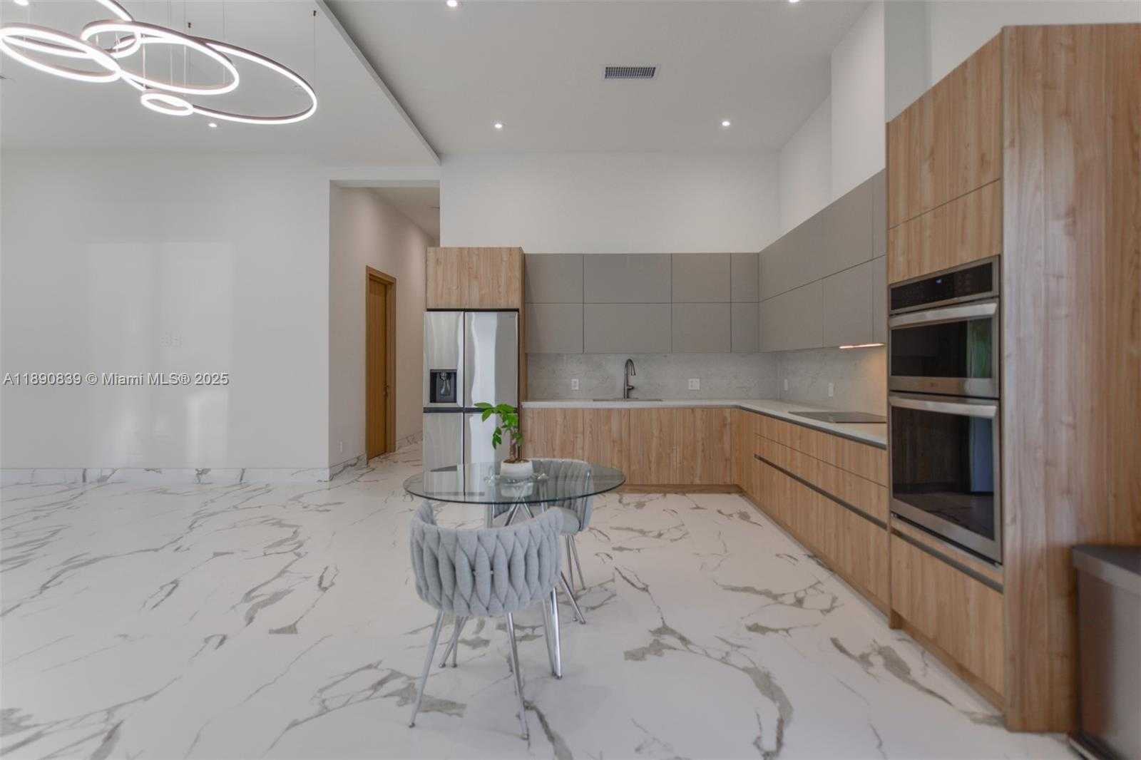 Small Image of 635 SOUTH WEST 9TH ST, Hallandale Beach Number 8