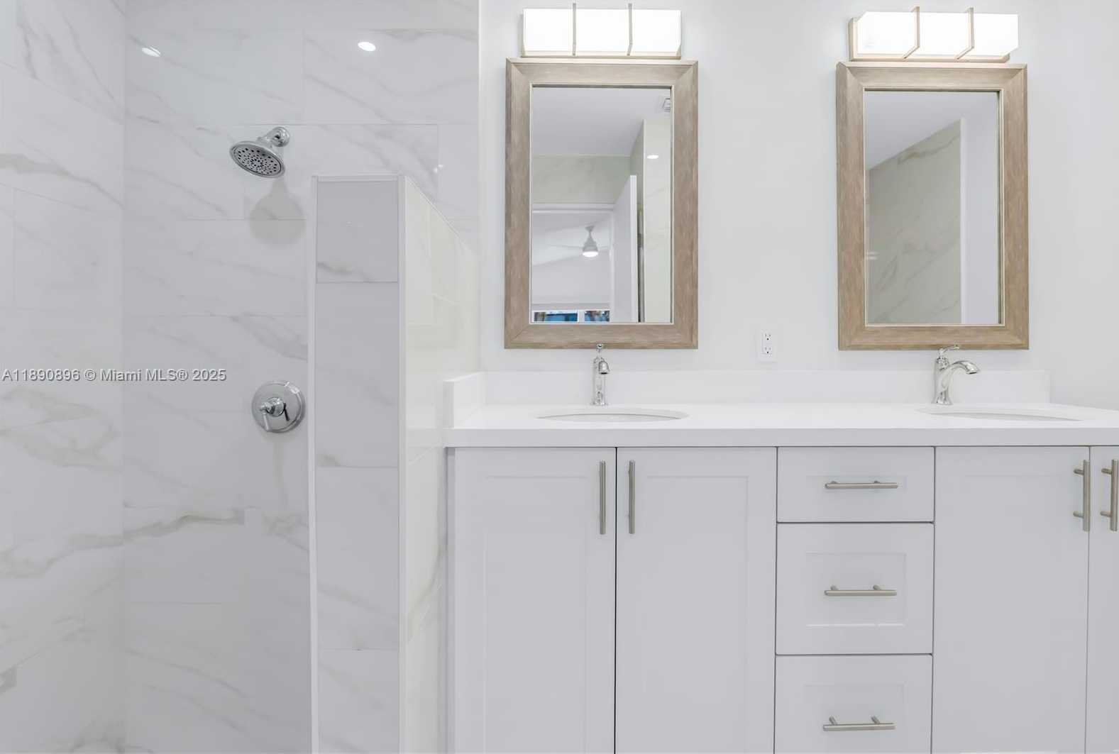 Small Image of 18270 NORTH WEST 19TH ST, Pembroke Pines Number 16