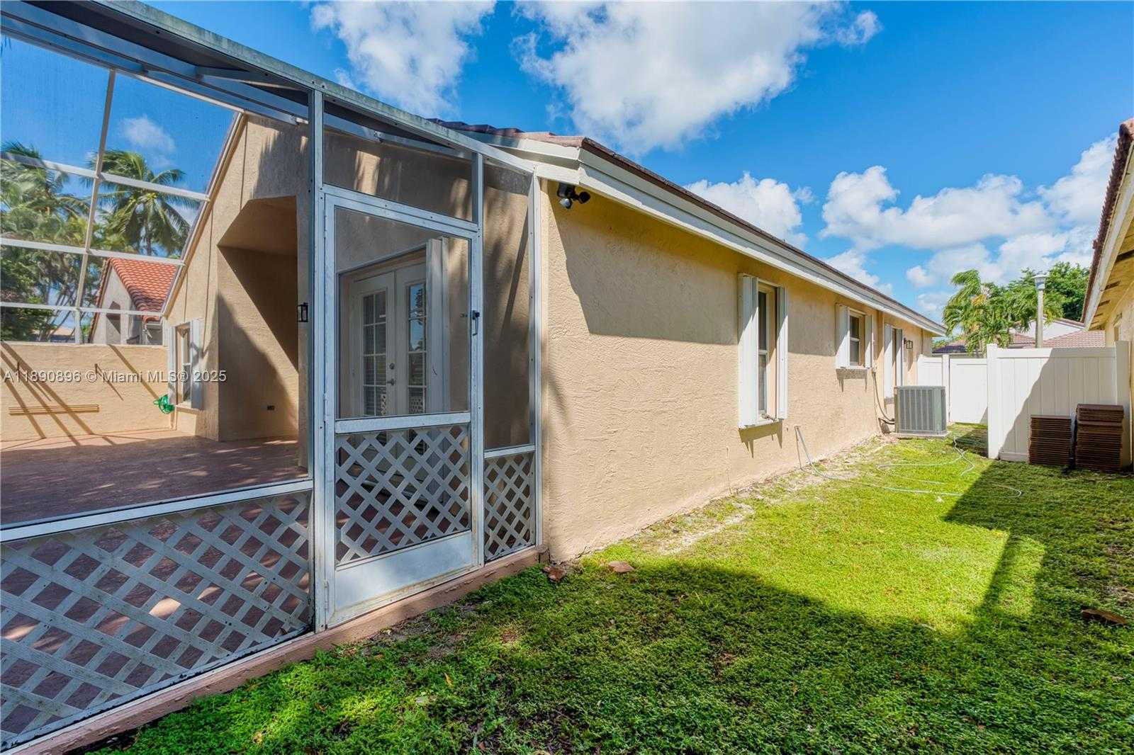 Small Image of 18270 NORTH WEST 19TH ST, Pembroke Pines Number 22