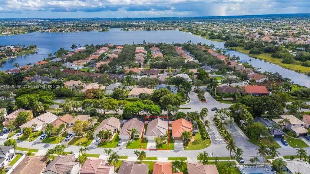 Small Image of 18270 NORTH WEST 19TH ST, Pembroke Pines Number 28