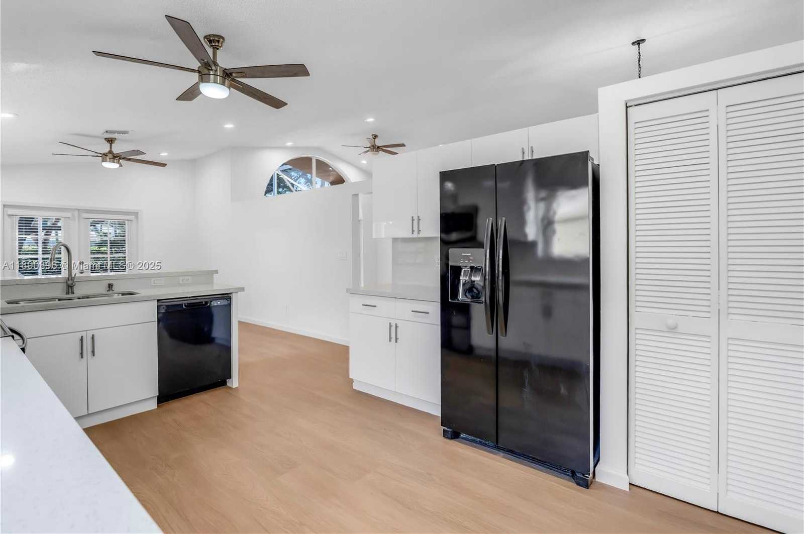 Small Image of 18270 NORTH WEST 19TH ST, Pembroke Pines Number 5