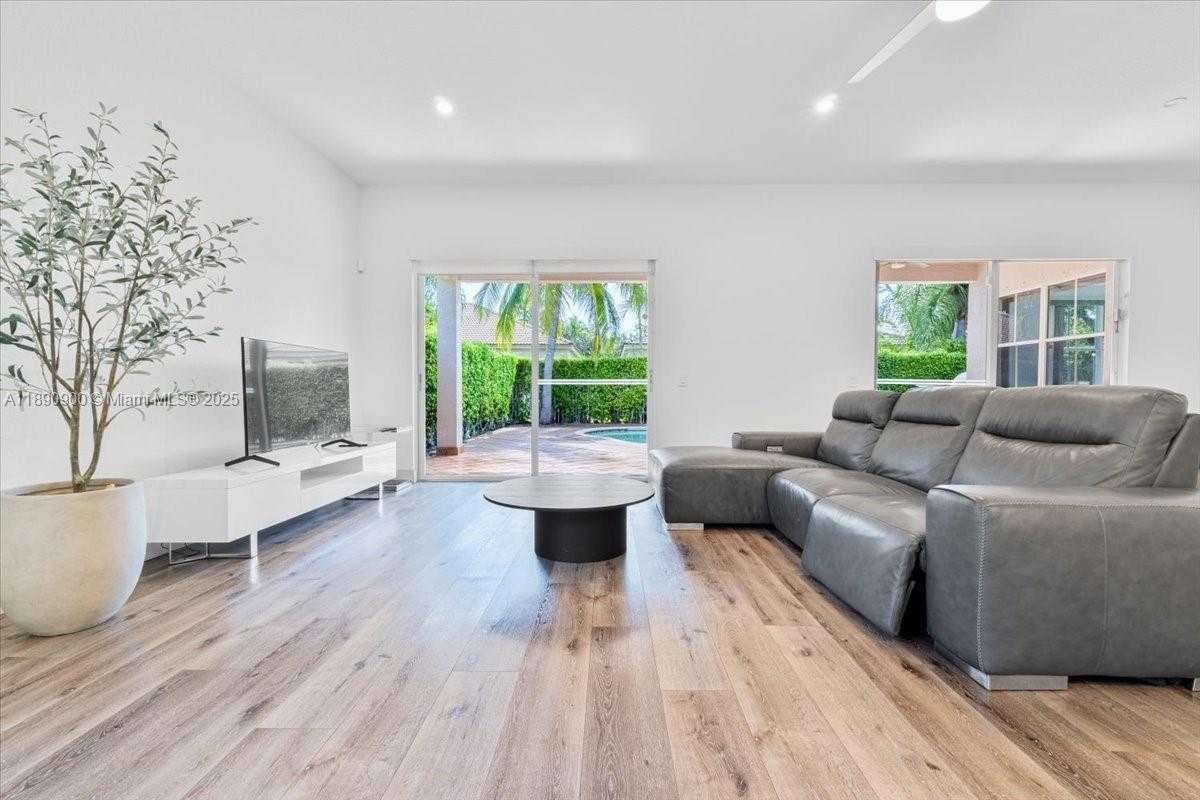 Small Image of 830 LAVENDER CIR, Weston Number 21