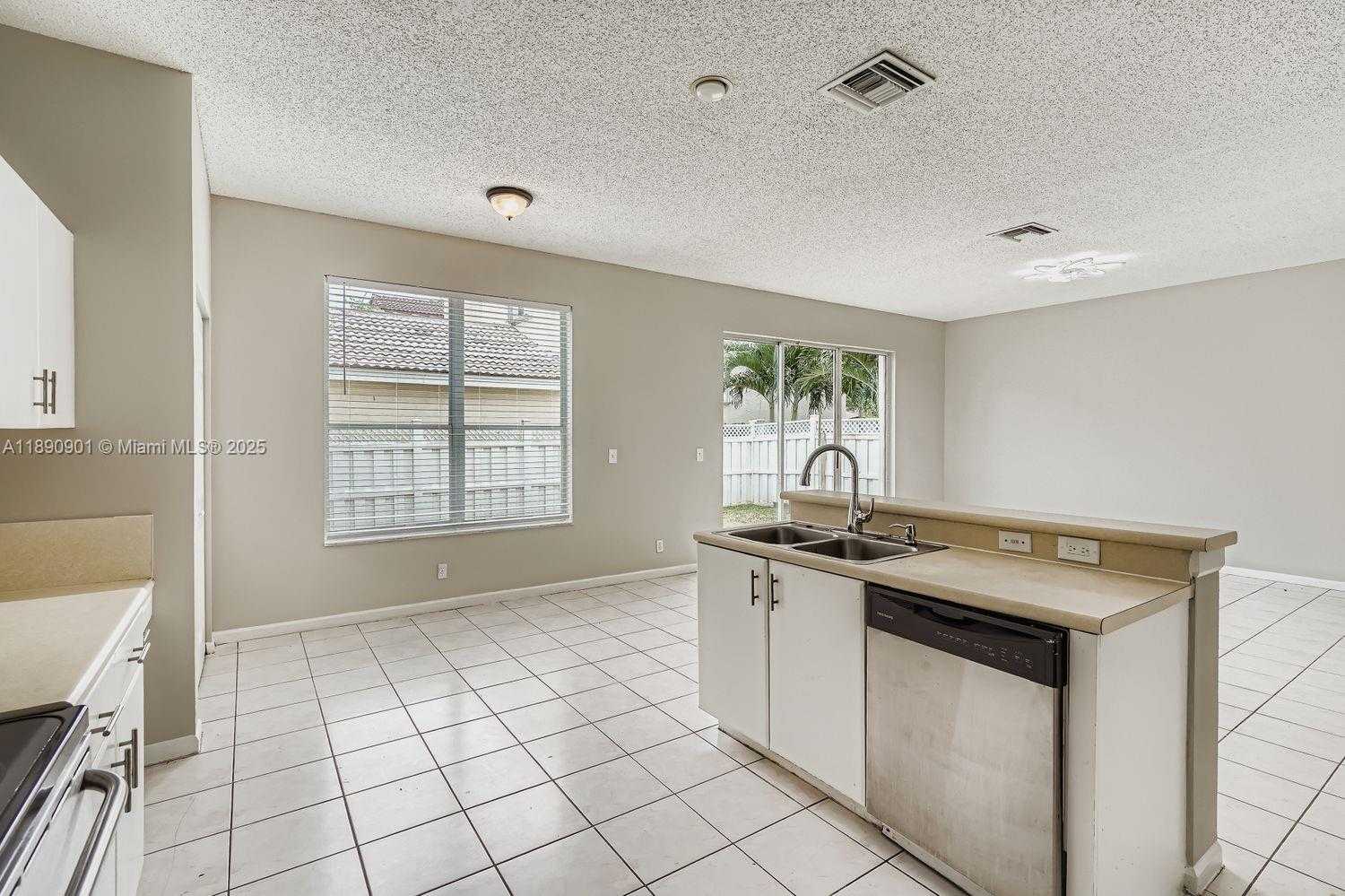 Small Image of 2015 SOUTH WEST 159TH AVE, Miramar Number 10
