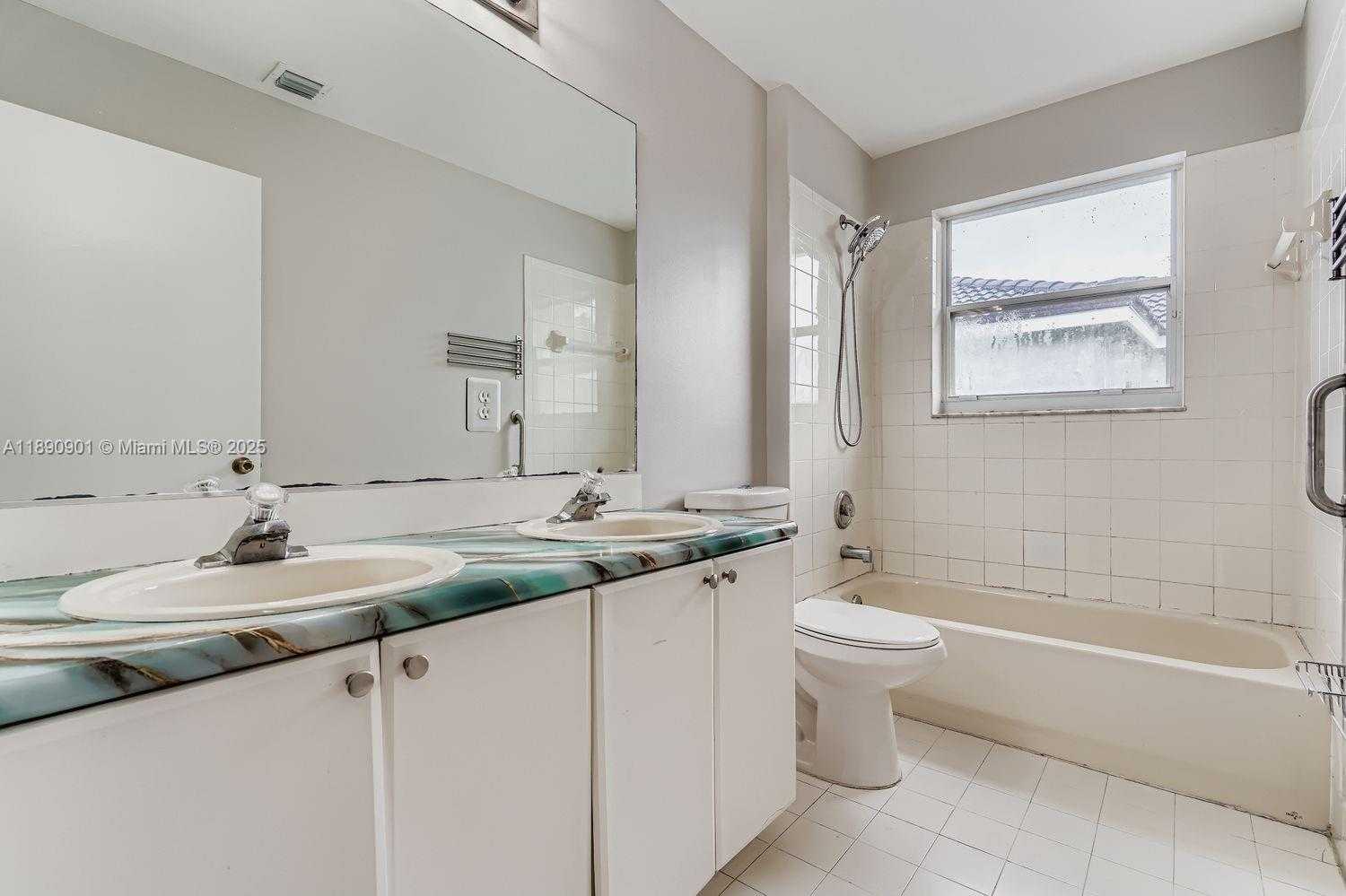 Small Image of 2015 SOUTH WEST 159TH AVE, Miramar Number 25