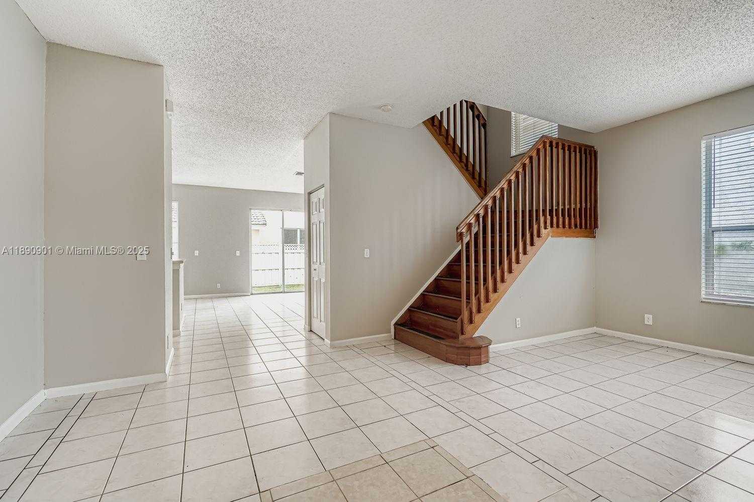 Small Image of 2015 SOUTH WEST 159TH AVE, Miramar Number 4
