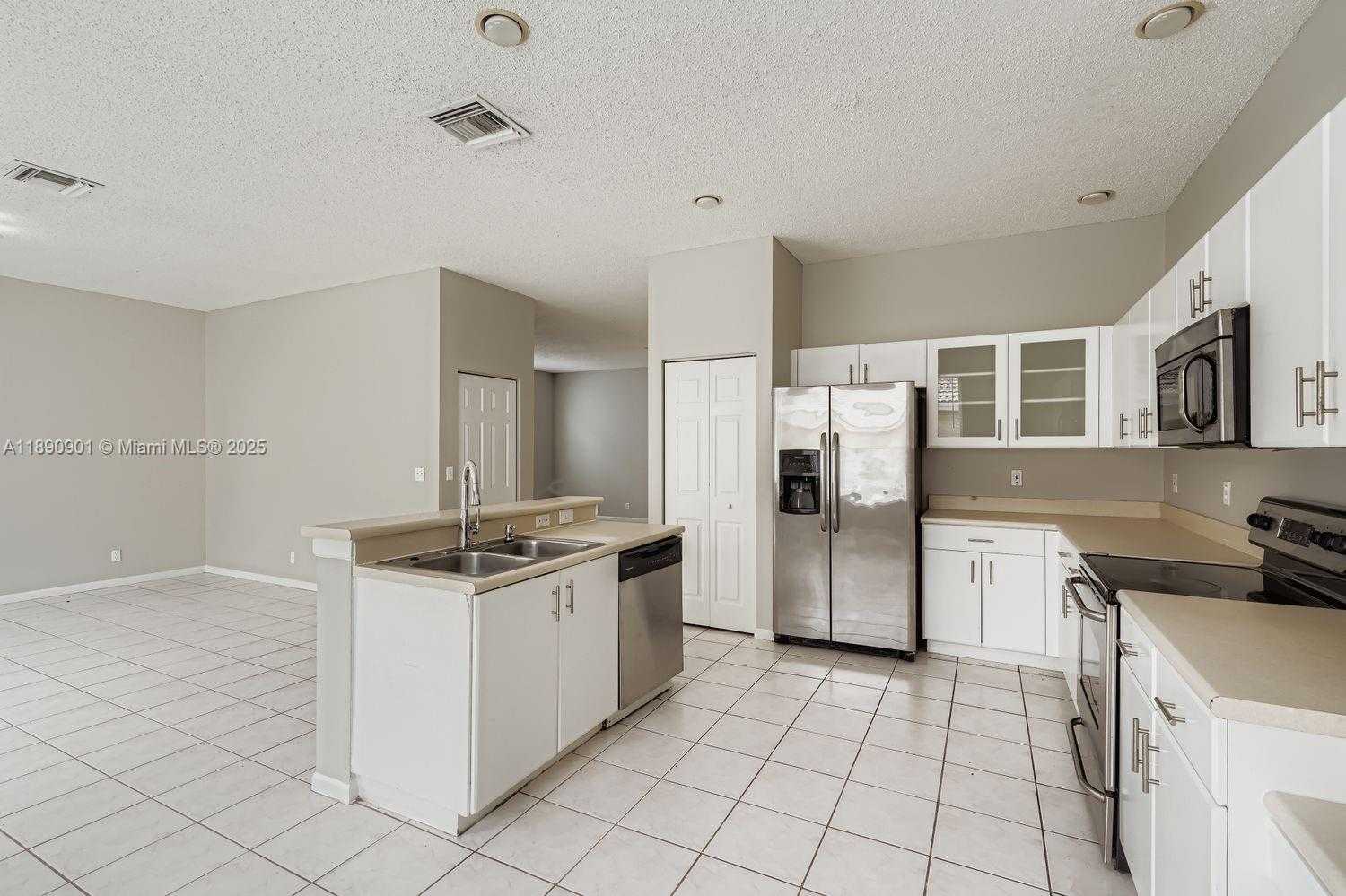 Small Image of 2015 SOUTH WEST 159TH AVE, Miramar Number 9