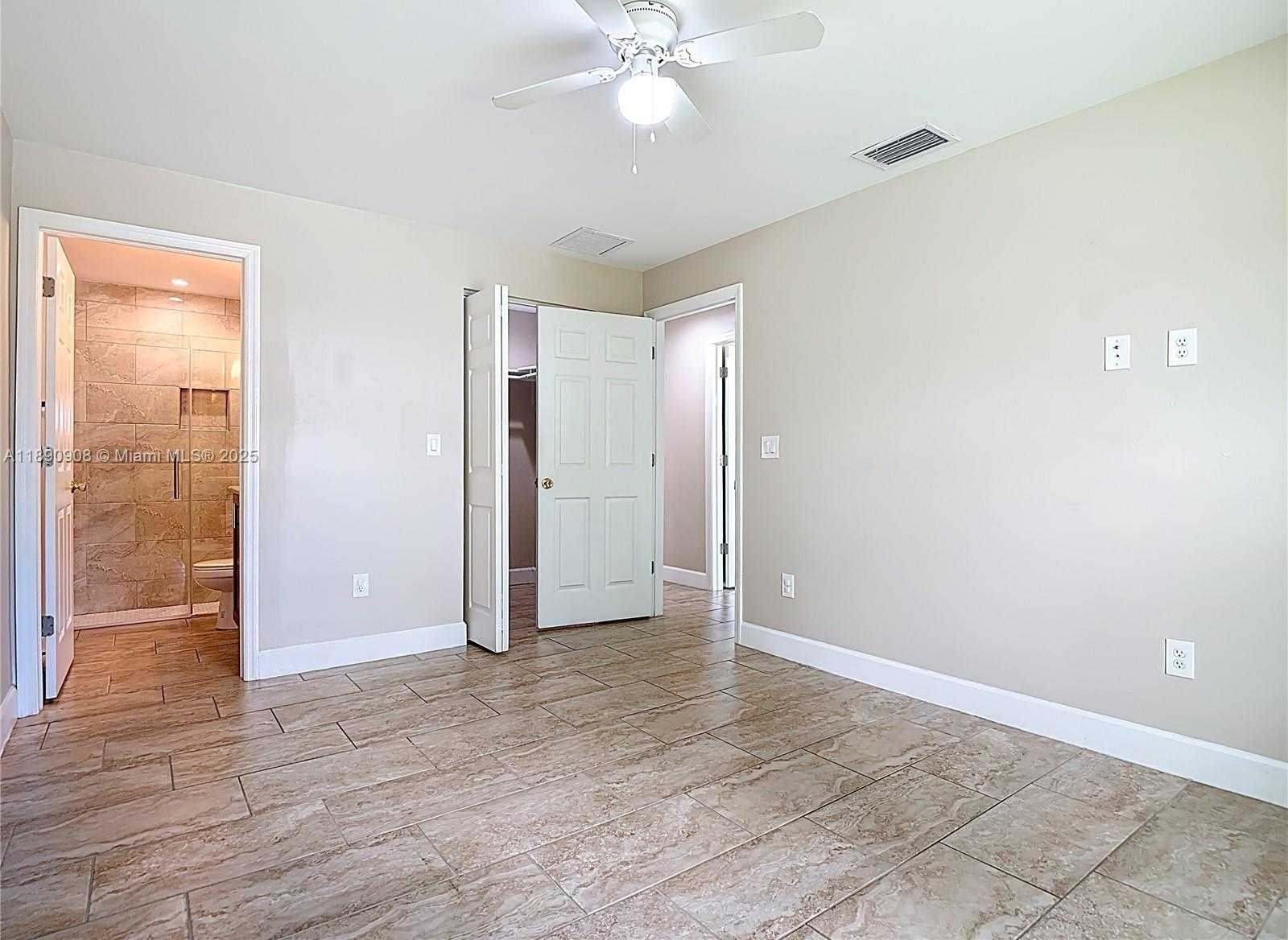 Small Image of 177 VILLAGE CIRCLE, Other City - In The State Of Florida Number 20