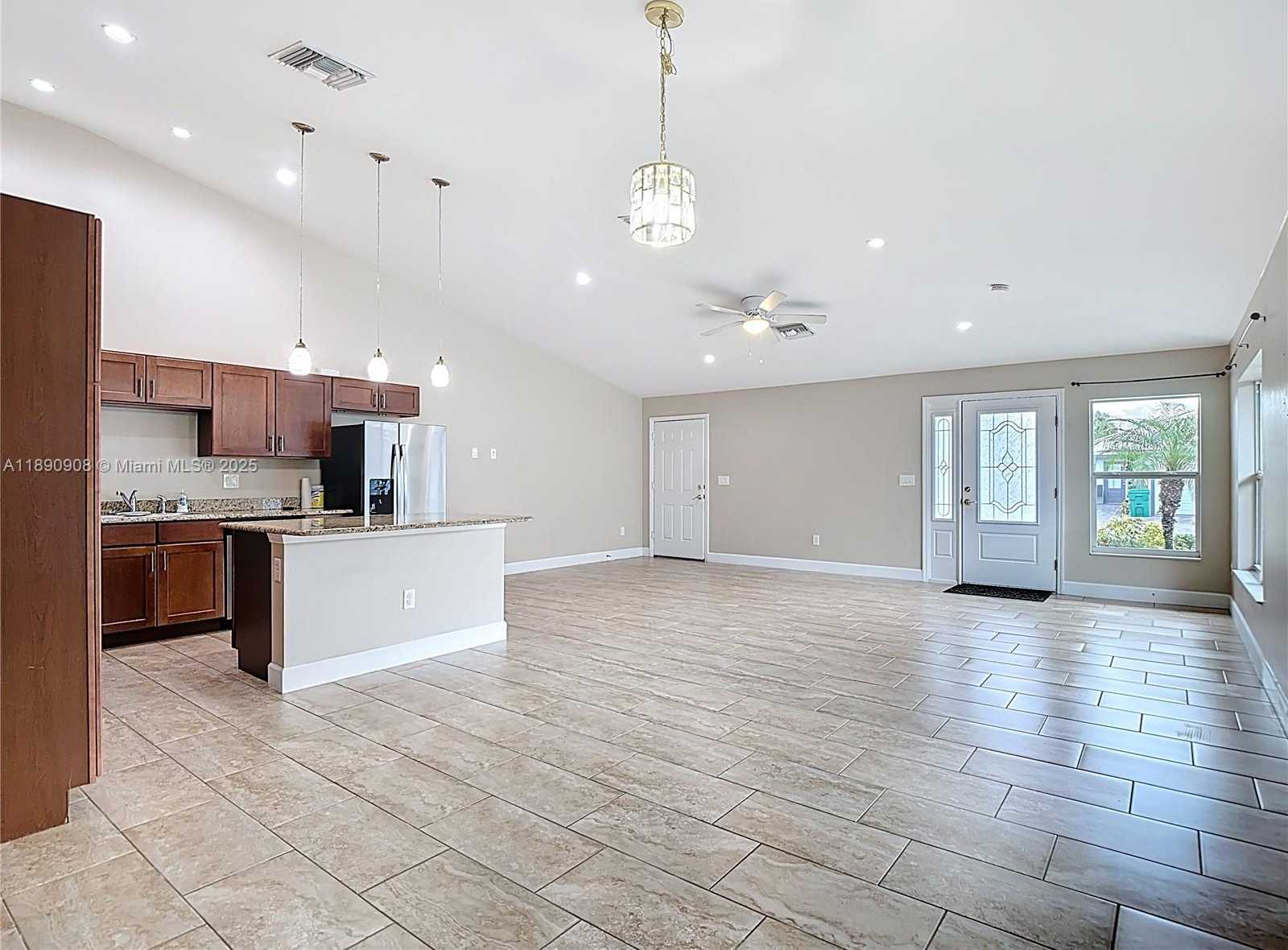 Small Image of 177 VILLAGE CIRCLE, Other City - In The State Of Florida Number 7