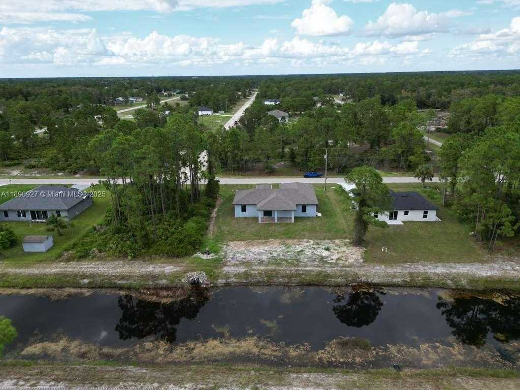 Small Image of 612 Ames St E, Lehigh Acres, FL 33974, USA Number 11