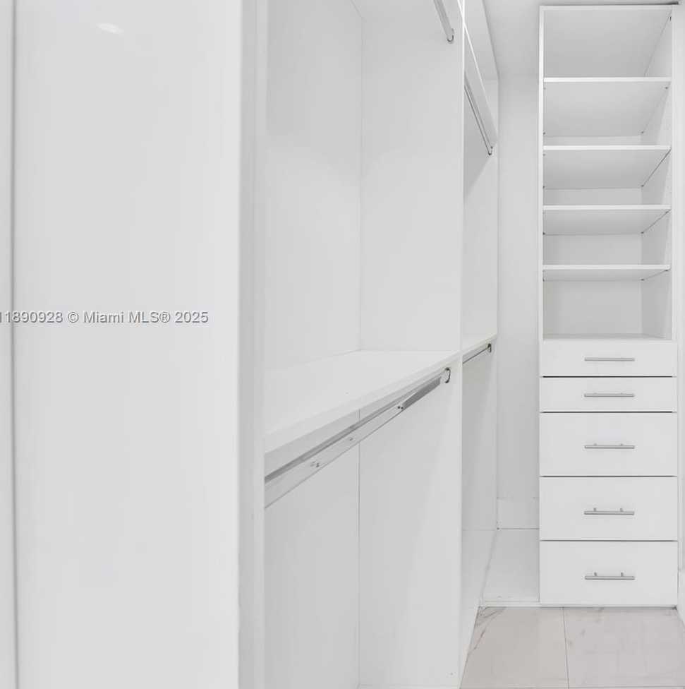 Small Image of 875 EAST 8TH ST, Hialeah Number 27