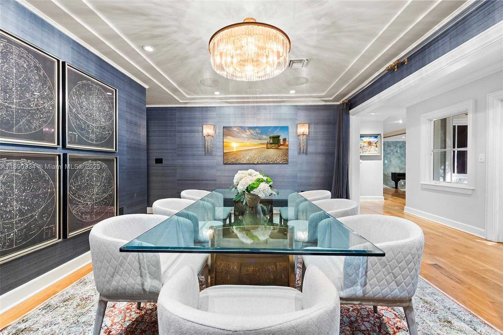 Small Image of 5400 KERWOOD OAKS DR, Coral Gables Number 19