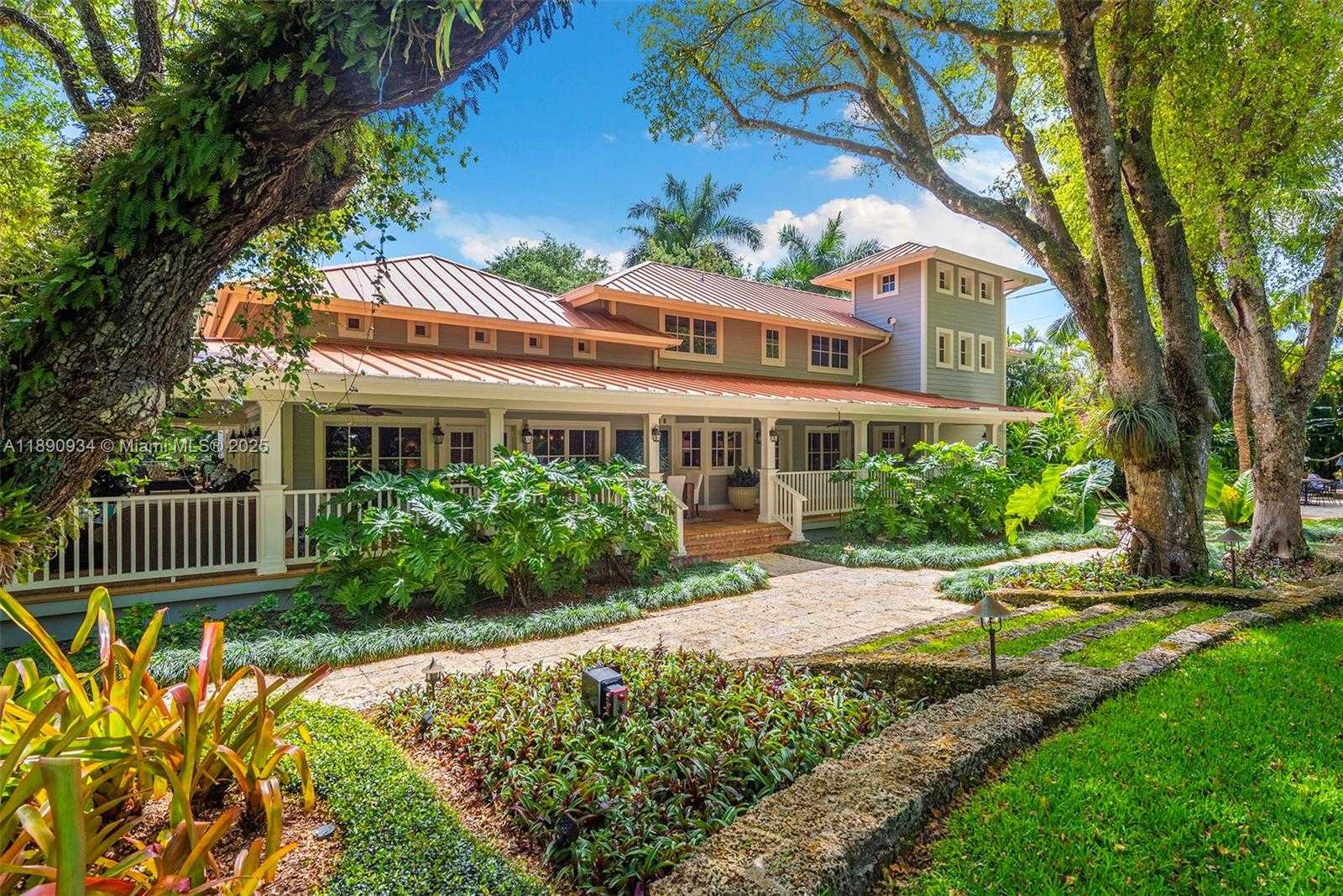 Small Image of 5400 KERWOOD OAKS DR, Coral Gables Number 3