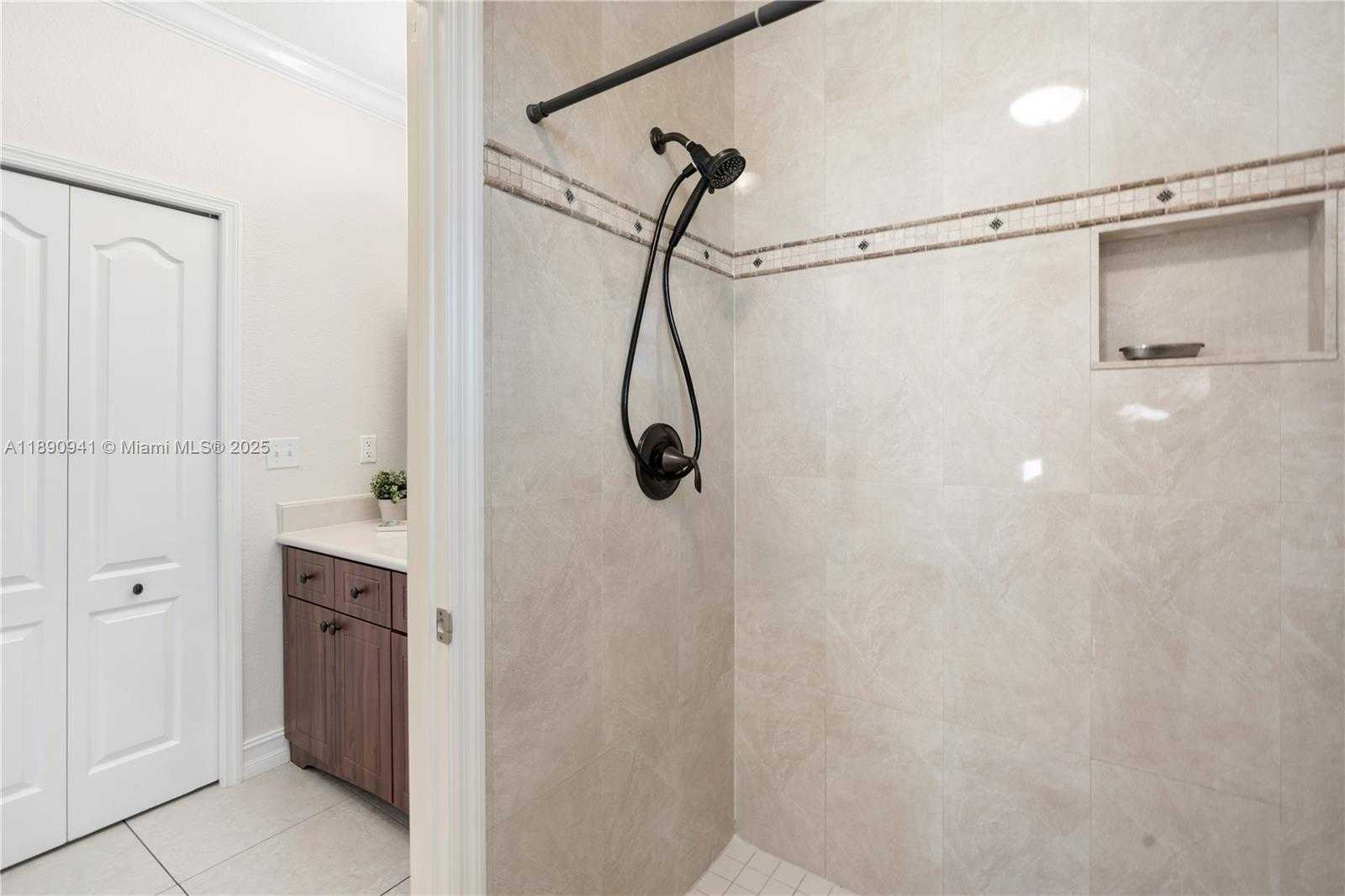 Small Image of 301 OLEANDER DR, Tavernier Number 29