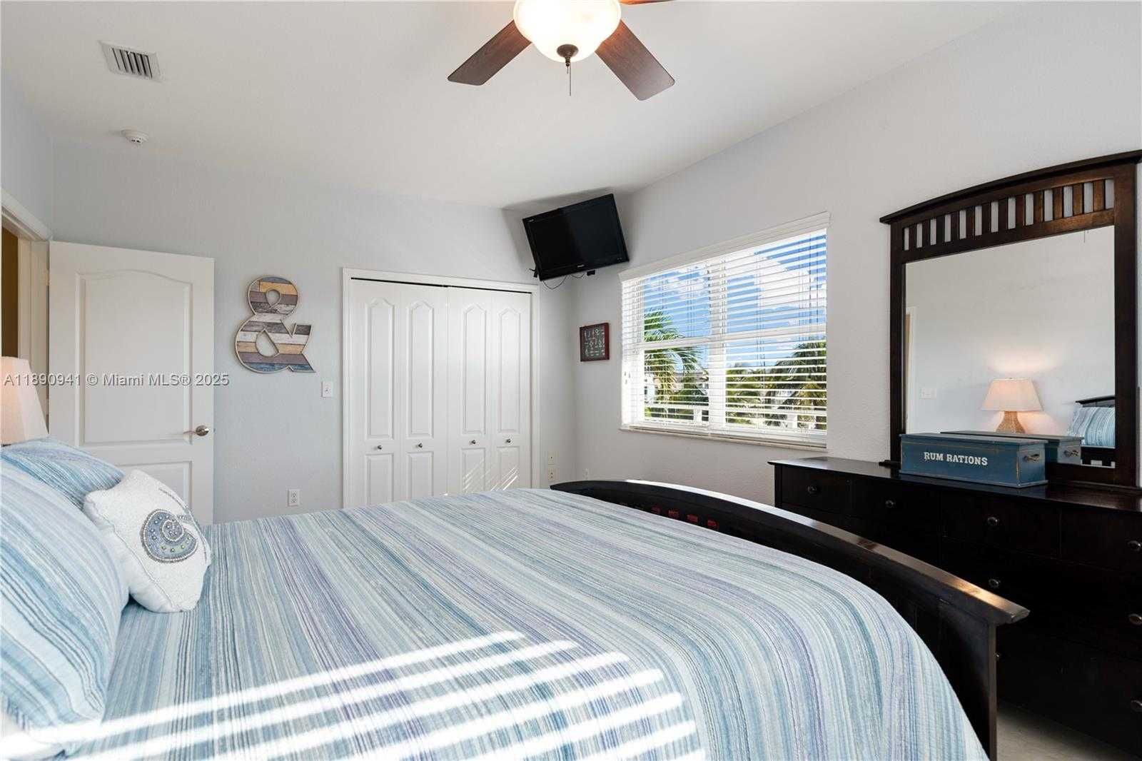 Small Image of 301 OLEANDER DR, Tavernier Number 31