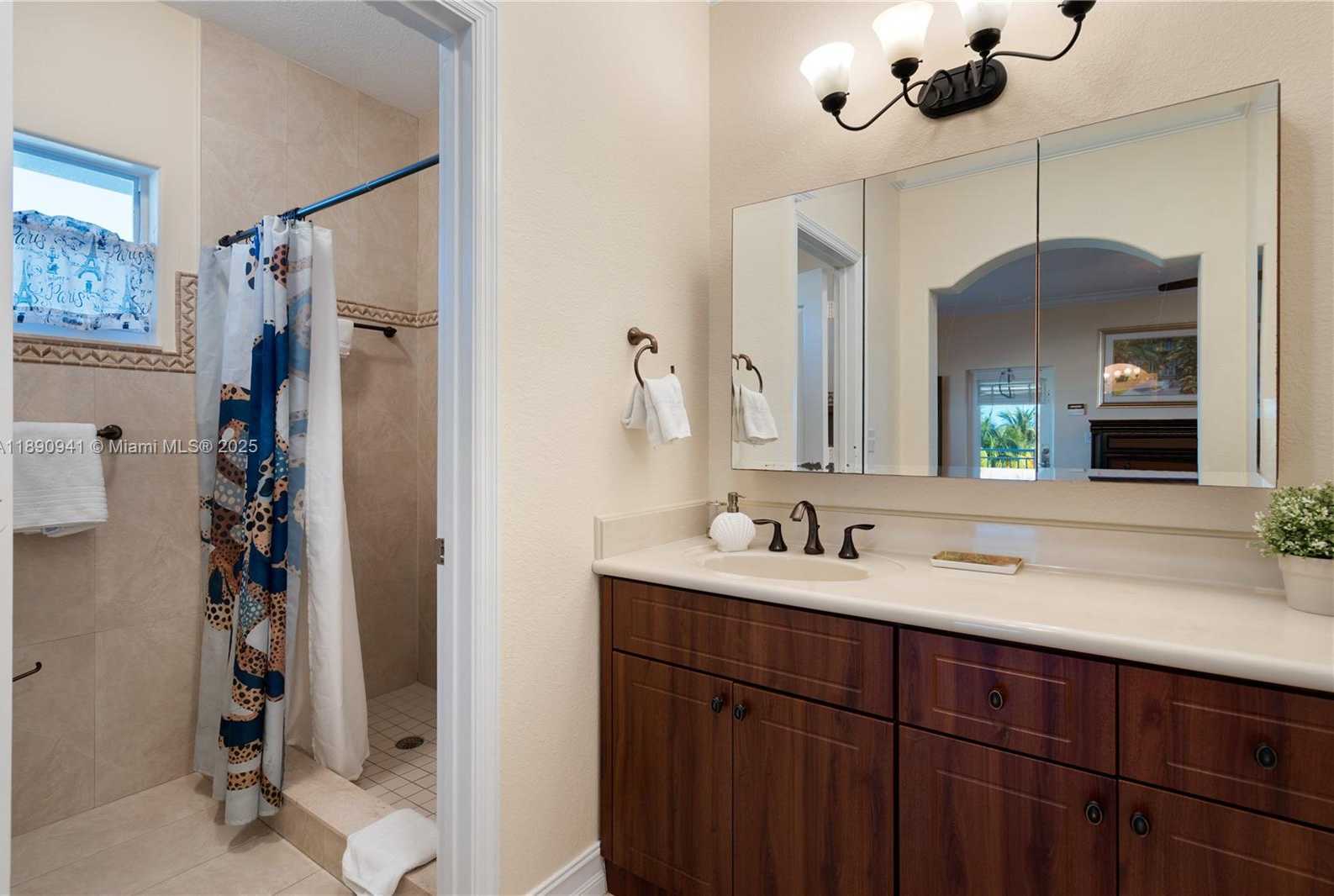 Small Image of 301 OLEANDER DR, Tavernier Number 34