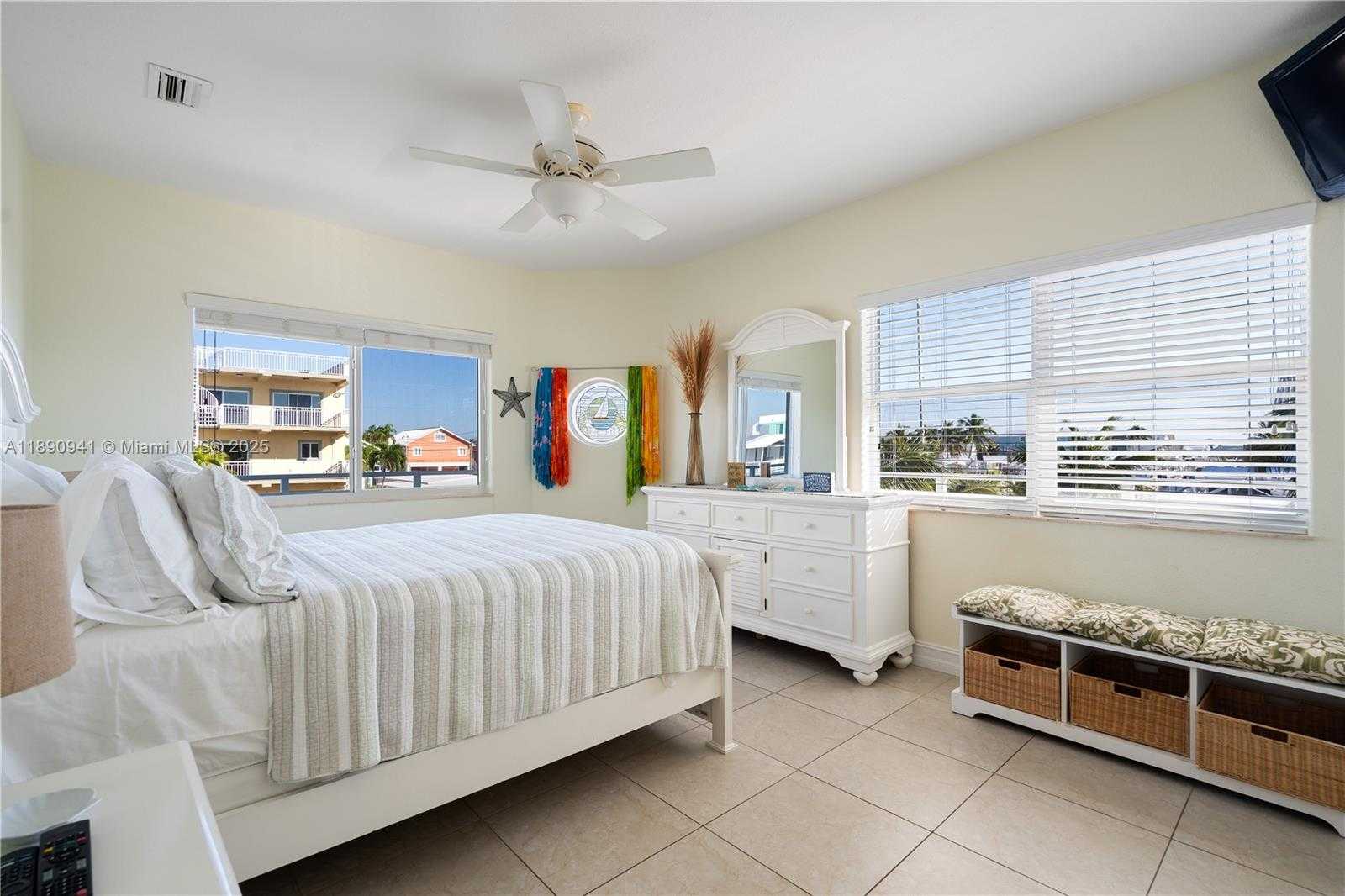 Small Image of 301 OLEANDER DR, Tavernier Number 37