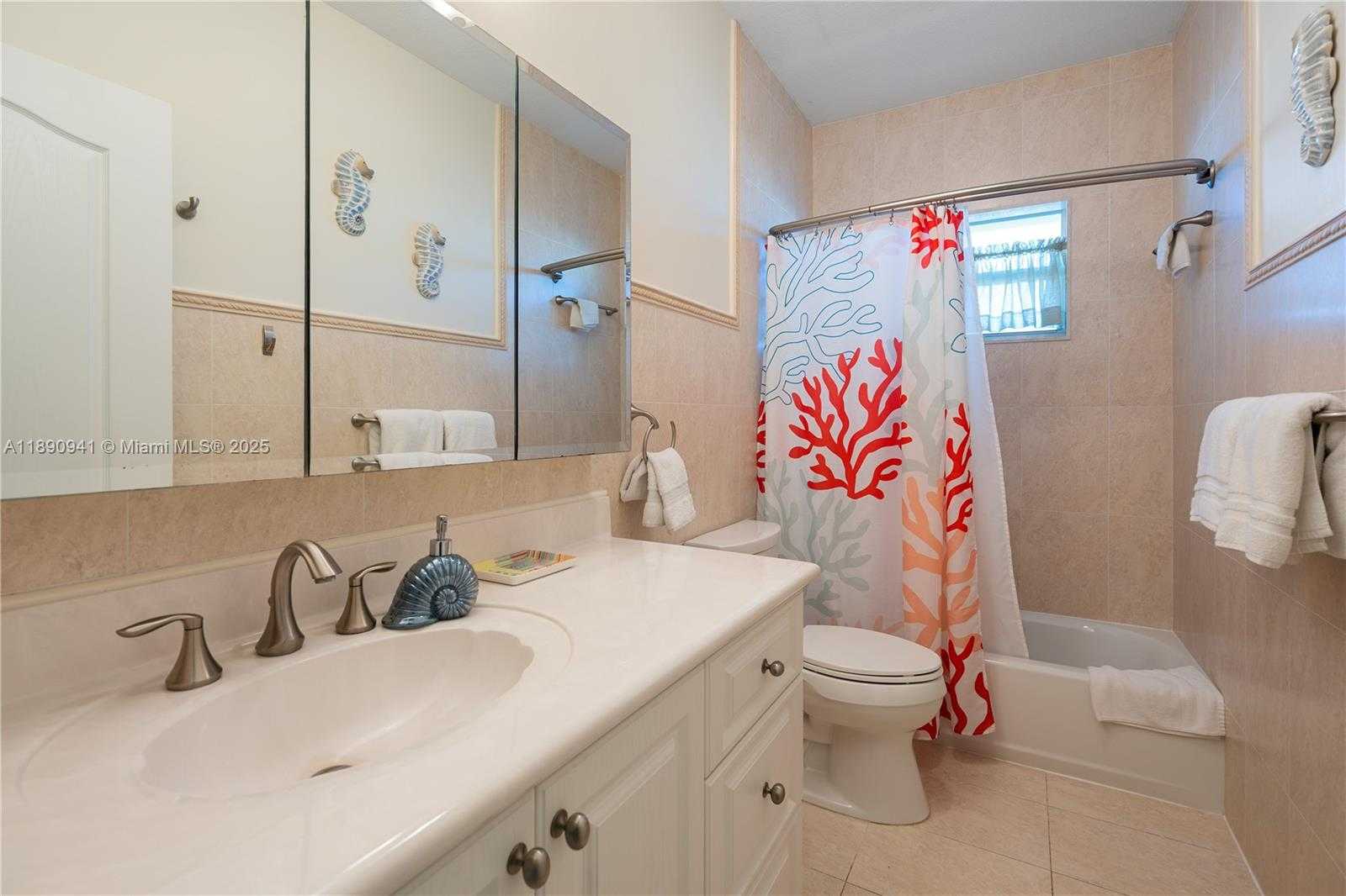 Small Image of 301 OLEANDER DR, Tavernier Number 39