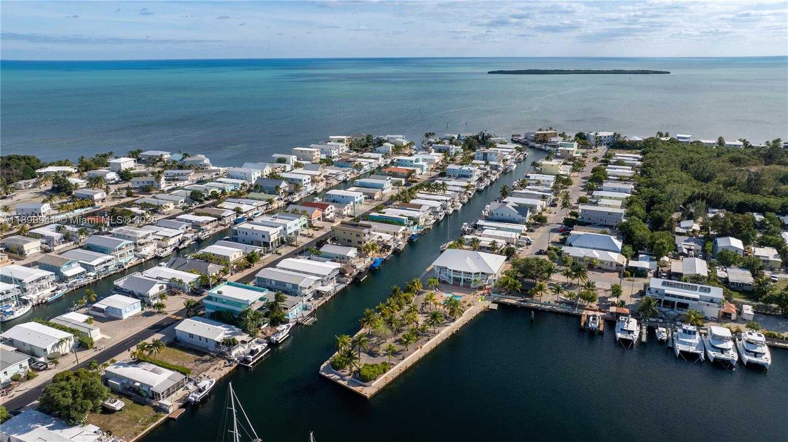 Small Image of 301 OLEANDER DR, Tavernier Number 53