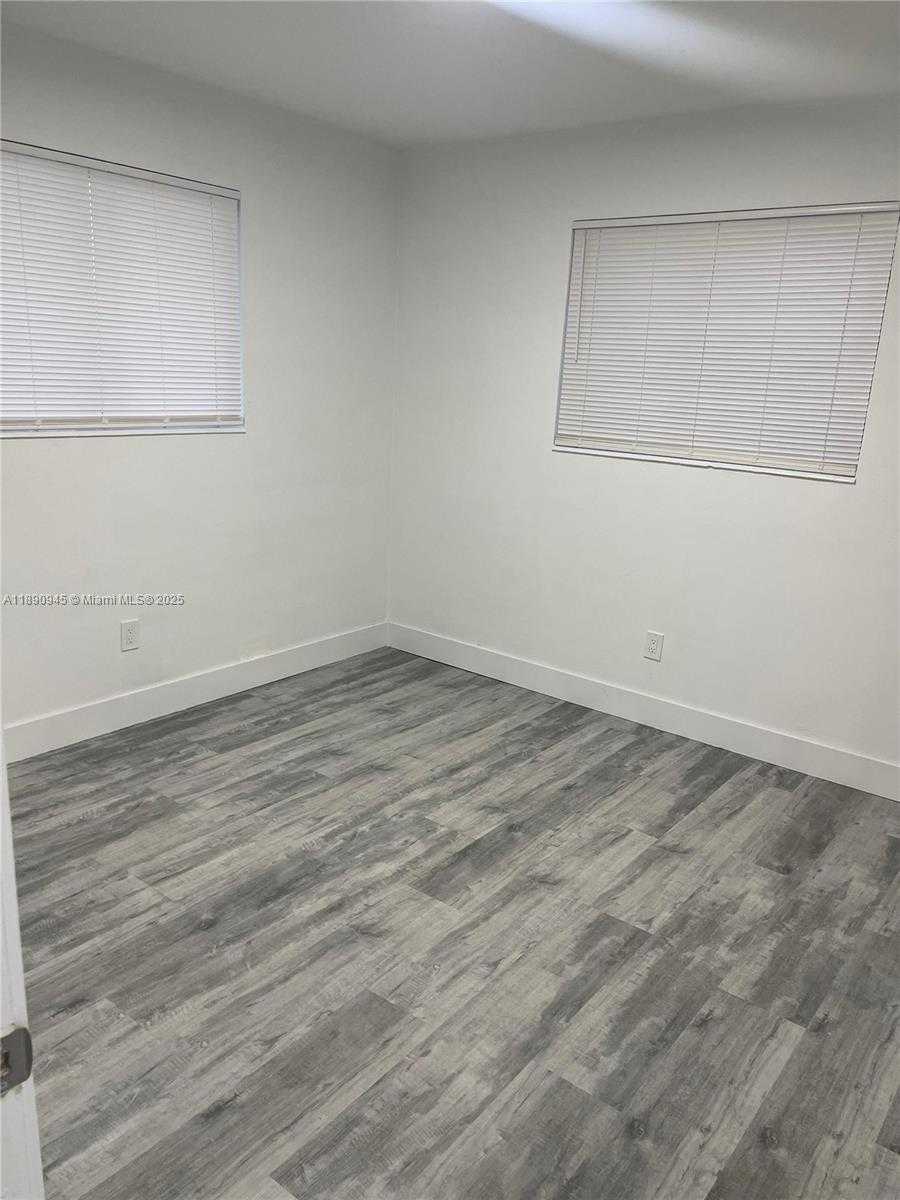 Small Image of 1220 NORTH WEST 180TH TER, Miami Gardens Number 17