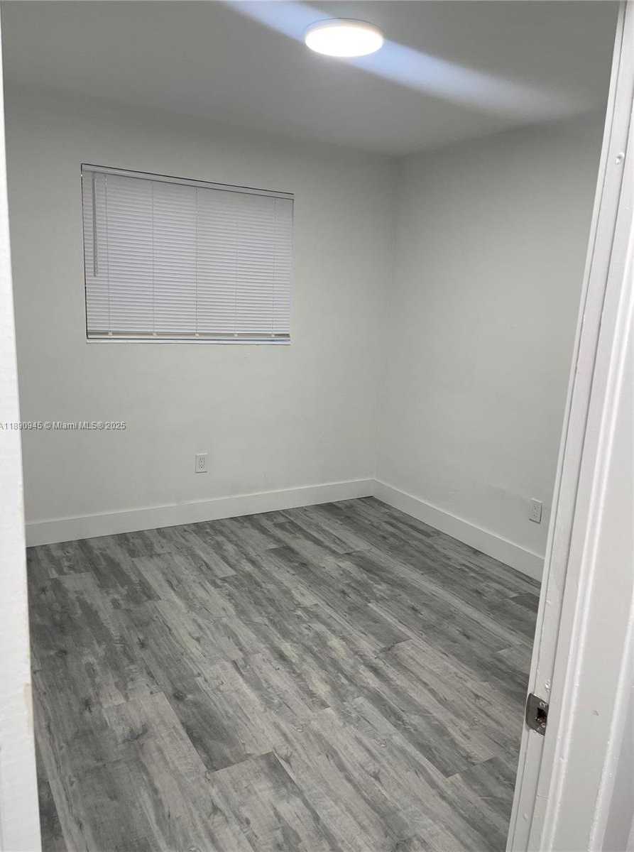 Small Image of 1220 NORTH WEST 180TH TER, Miami Gardens Number 18