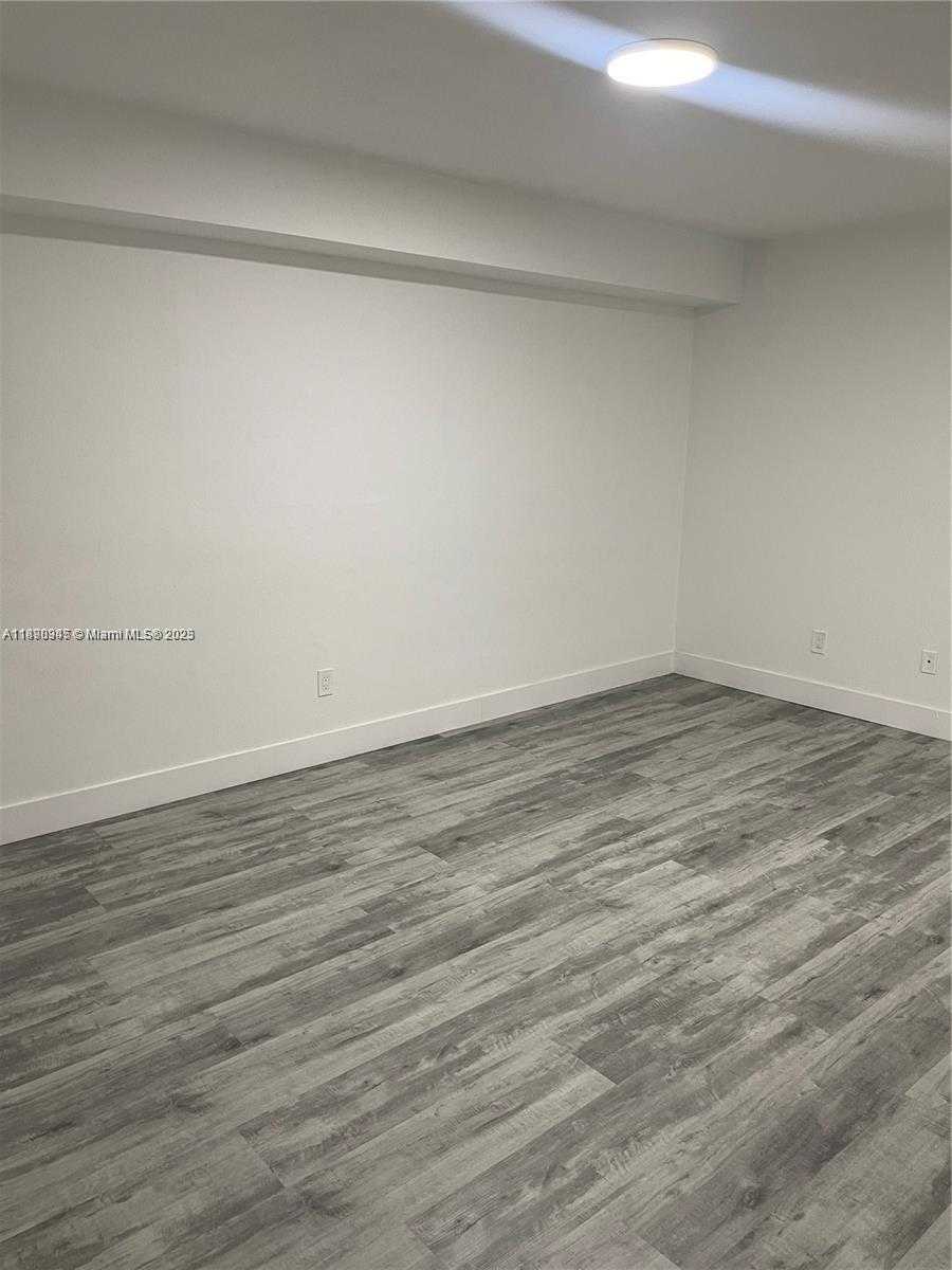 Small Image of 1220 NORTH WEST 180TH TER, Miami Gardens Number 2