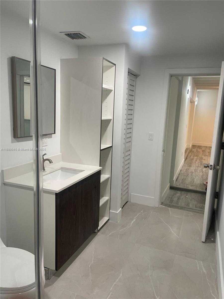 Small Image of 1220 NORTH WEST 180TH TER, Miami Gardens Number 22