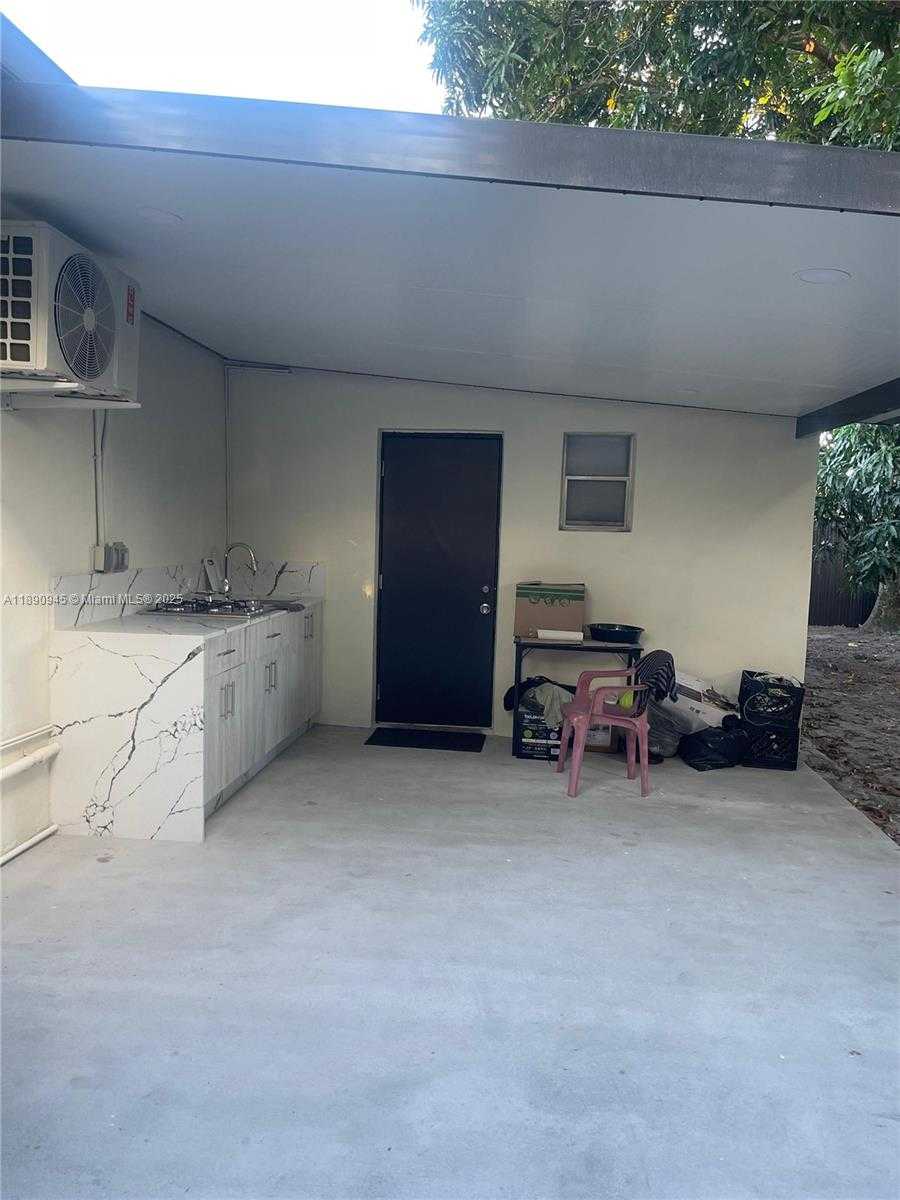 Small Image of 1220 NORTH WEST 180TH TER, Miami Gardens Number 27