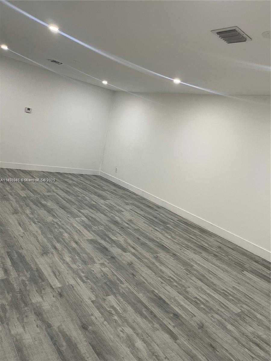 Small Image of 1220 NORTH WEST 180TH TER, Miami Gardens Number 3