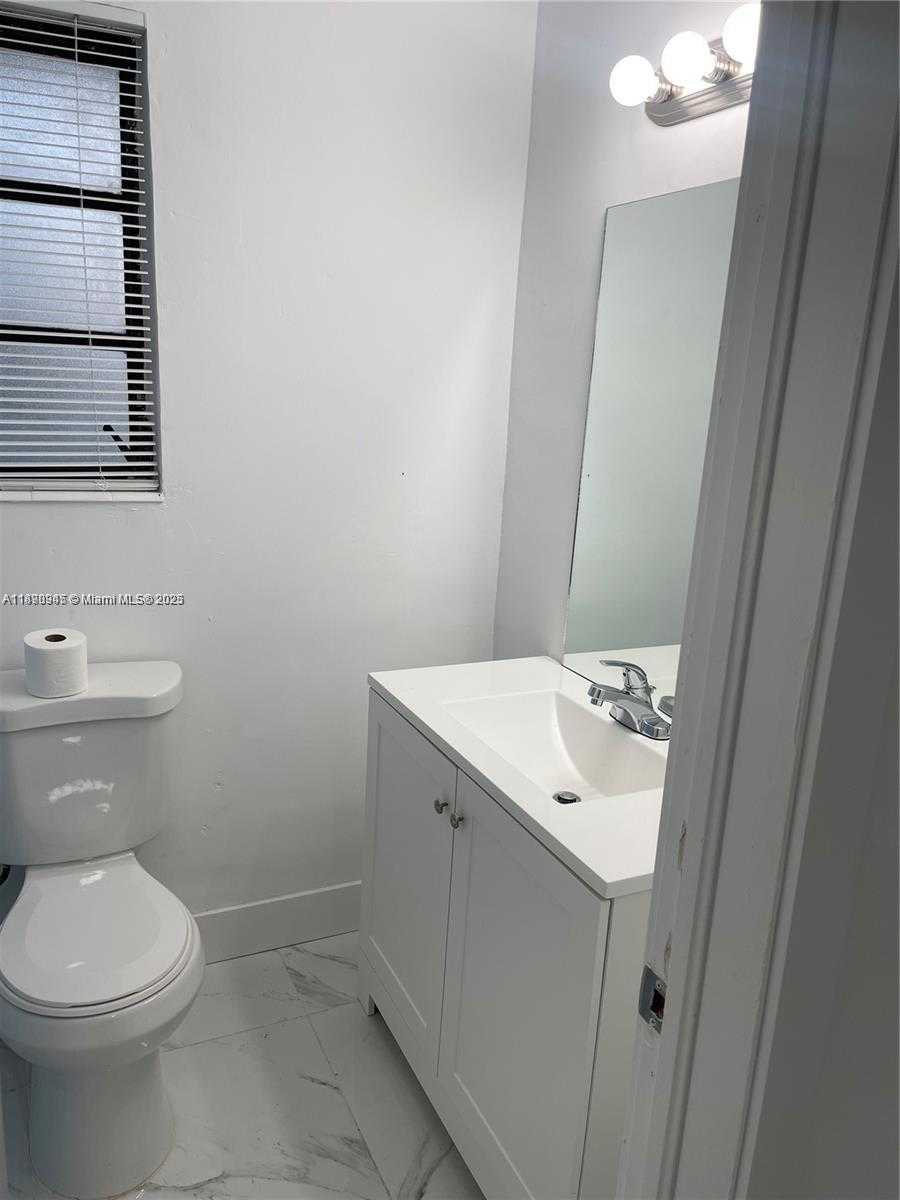 Small Image of 1220 NORTH WEST 180TH TER, Miami Gardens Number 7