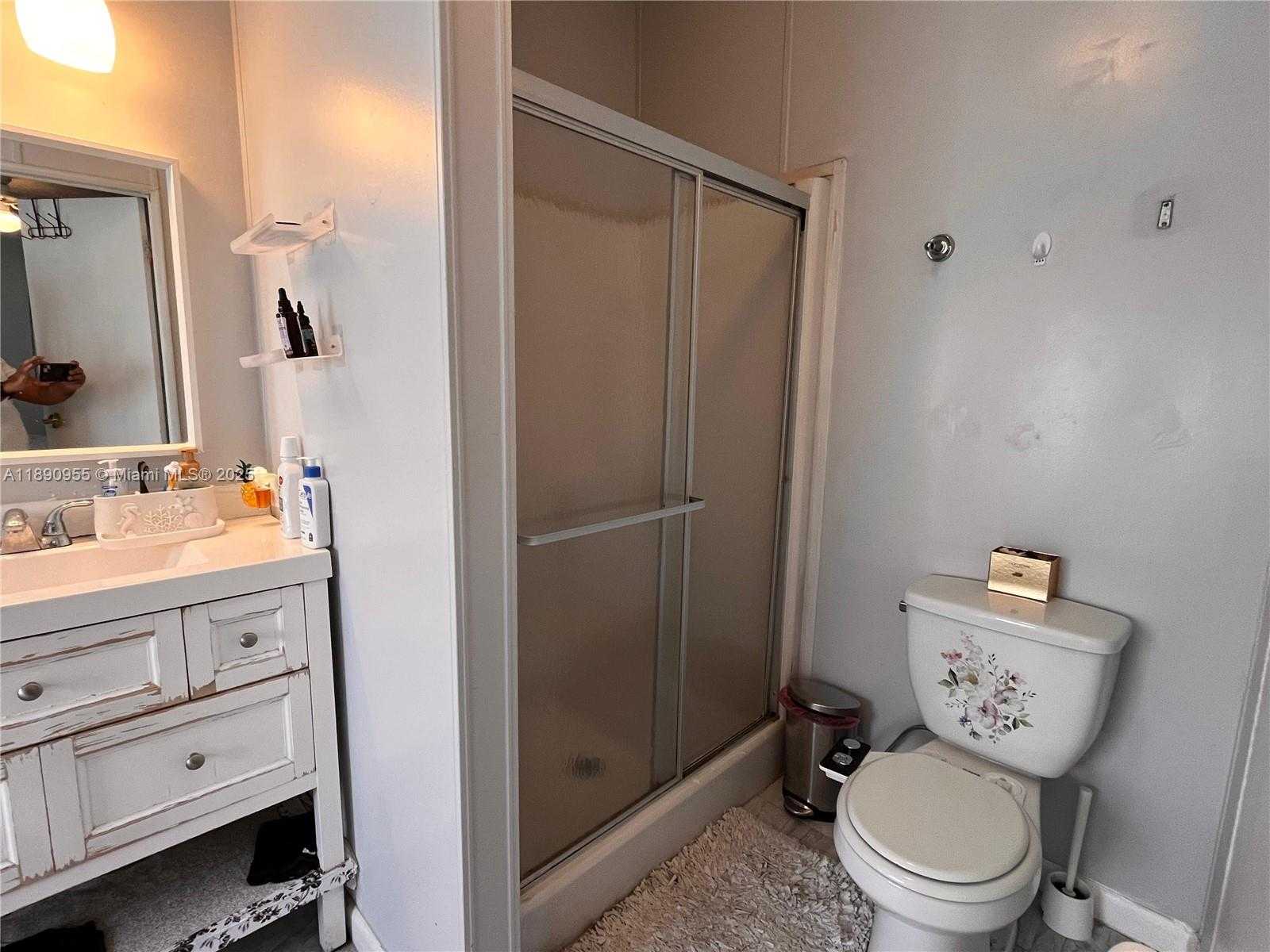 Small Image of 909 SW 131 WAY, Davie Number 11
