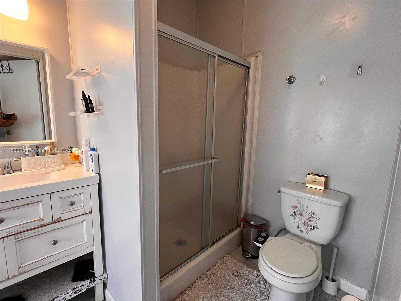 Small Image of 909 SW 131 WAY, Davie Number 13