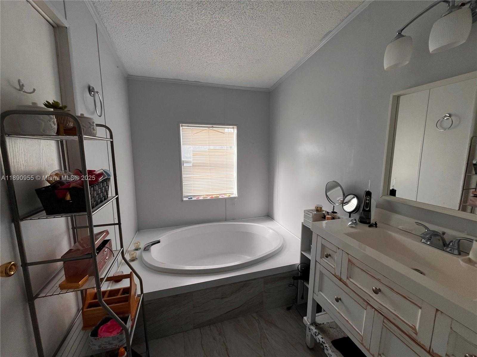 Small Image of 909 SW 131 WAY, Davie Number 15