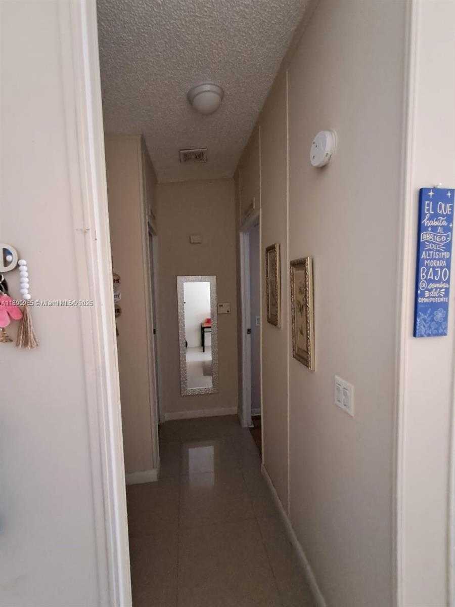 Small Image of 909 SW 131 WAY, Davie Number 20