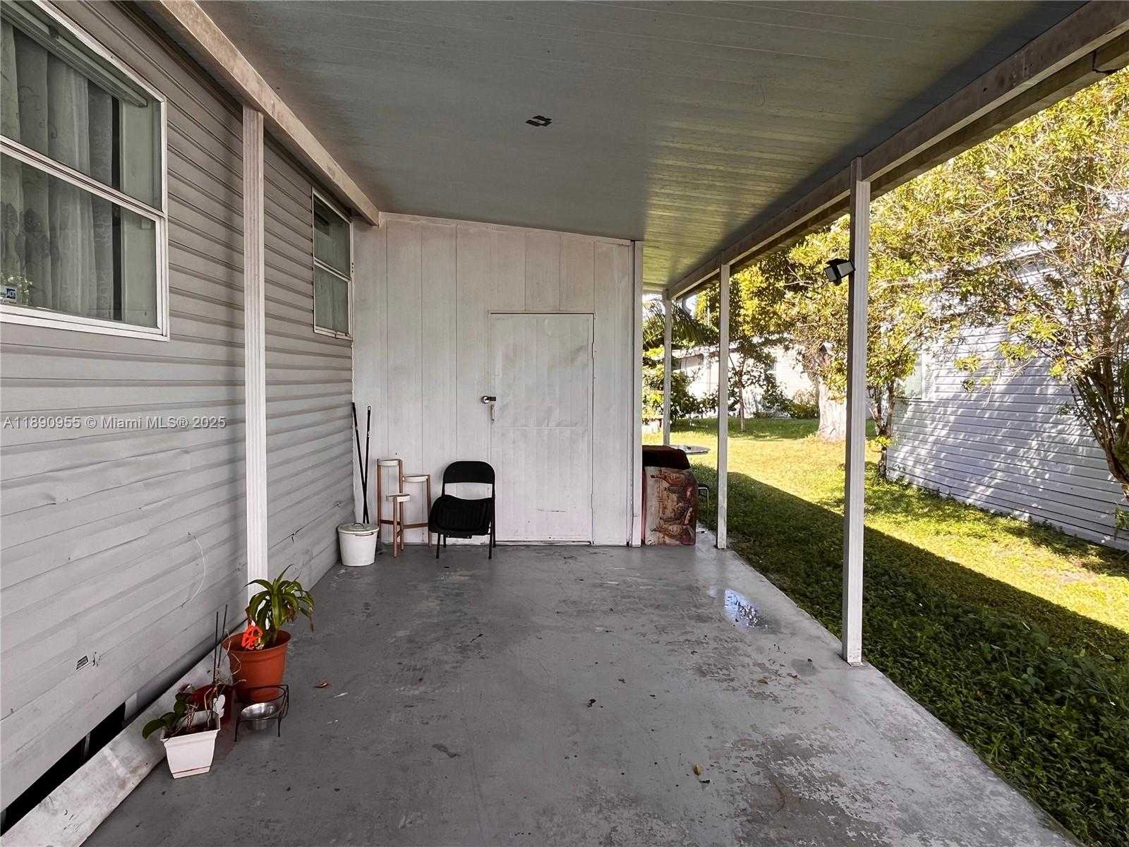 Small Image of 909 SW 131 WAY, Davie Number 33