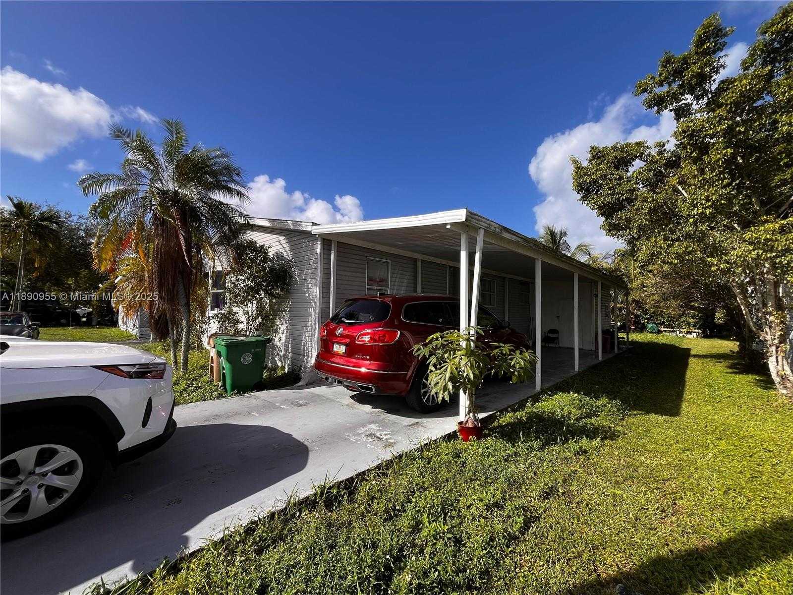 Small Image of 909 SW 131 WAY, Davie Number 34