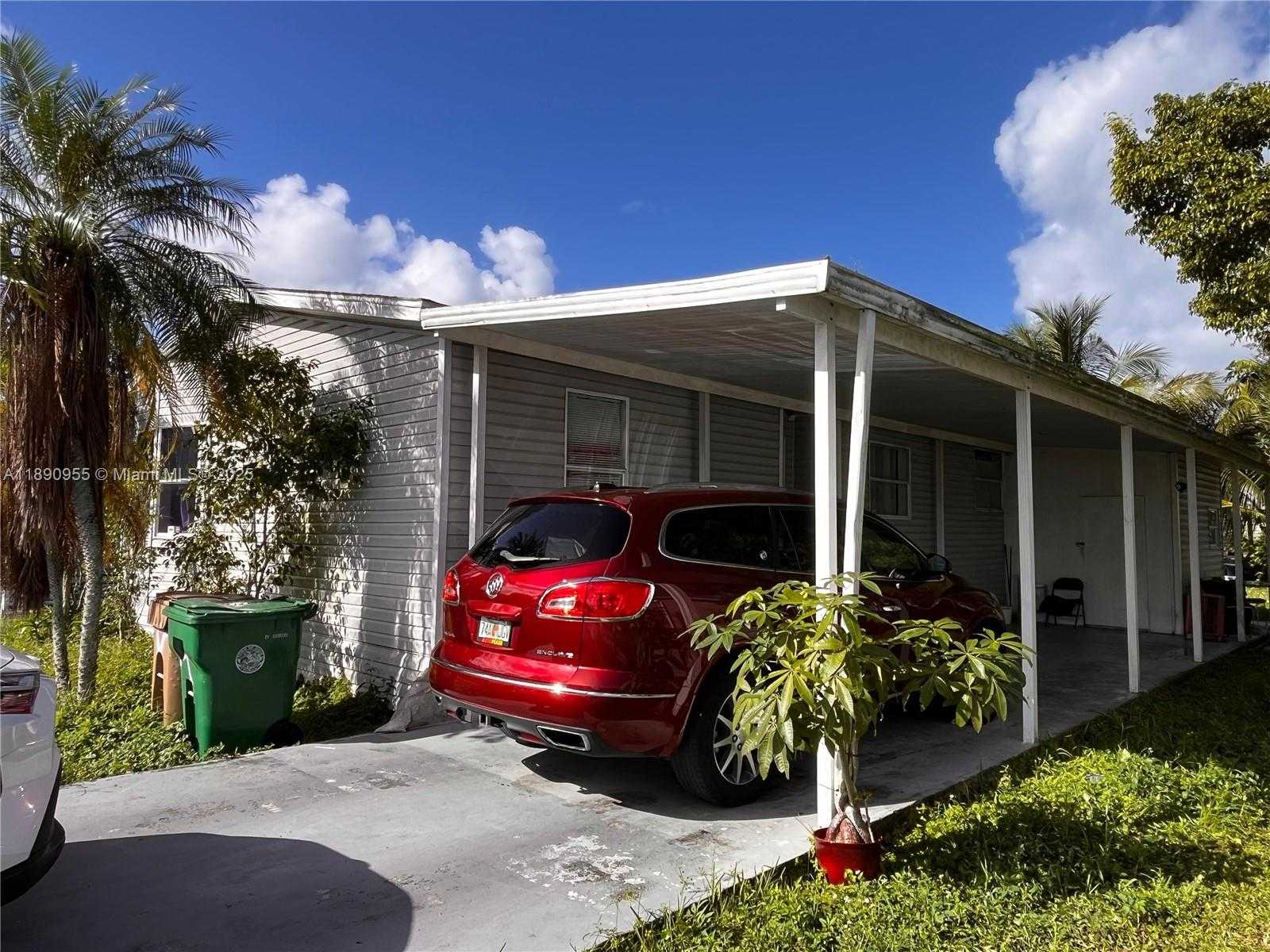 Small Image of 909 SW 131 WAY, Davie Number 7