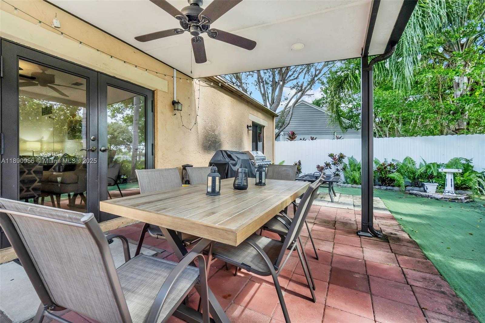 Small Image of 8330 SOUTH WEST 12TH ST, Pembroke Pines Number 16