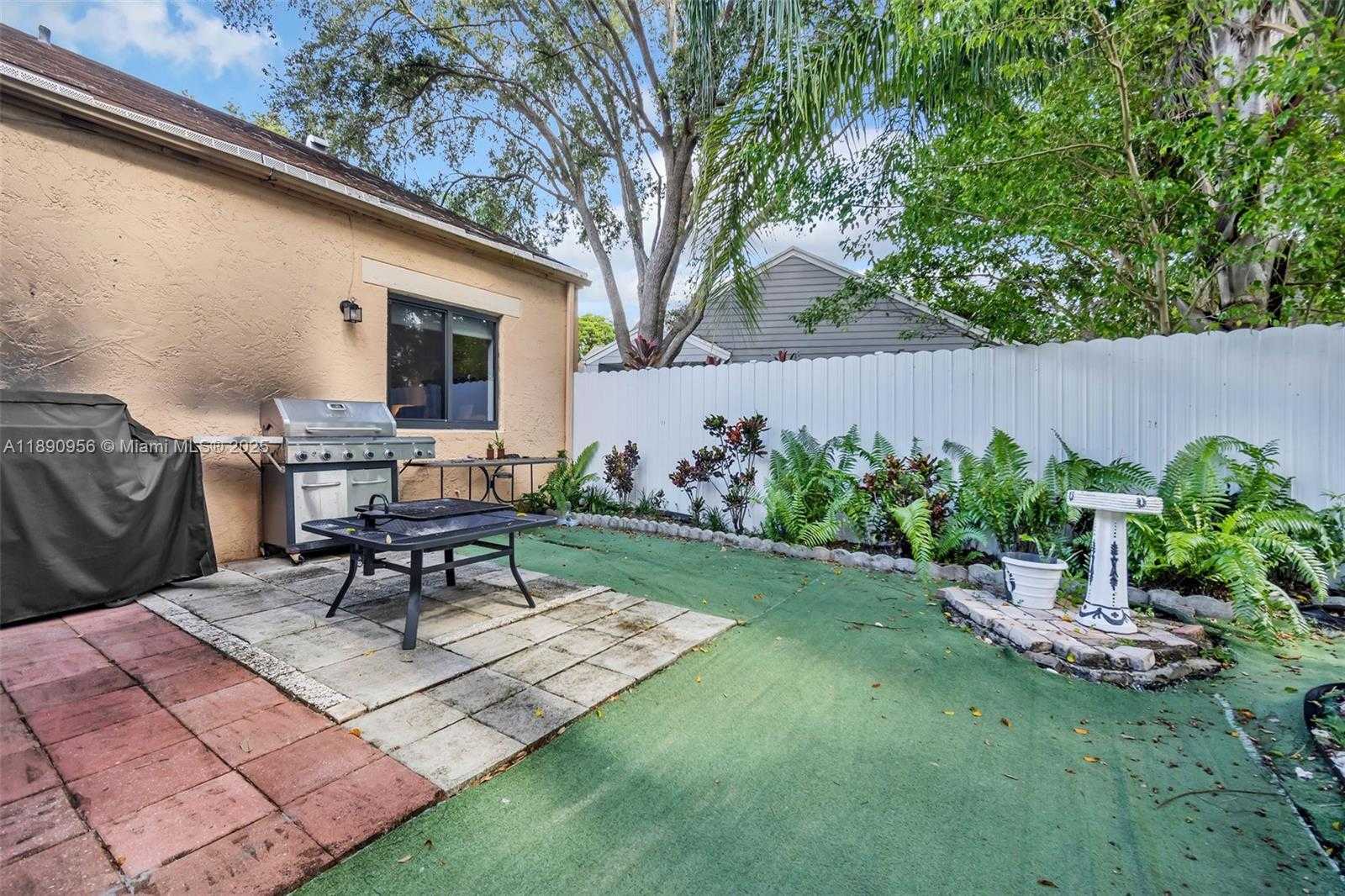 Small Image of 8330 SOUTH WEST 12TH ST, Pembroke Pines Number 17