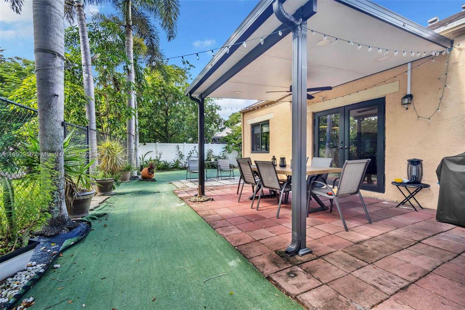 Small Image of 8330 SOUTH WEST 12TH ST, Pembroke Pines Number 18
