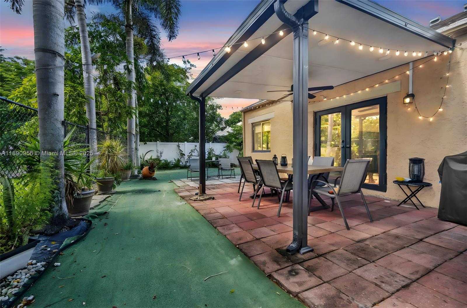 Small Image of 8330 SOUTH WEST 12TH ST, Pembroke Pines Number 19