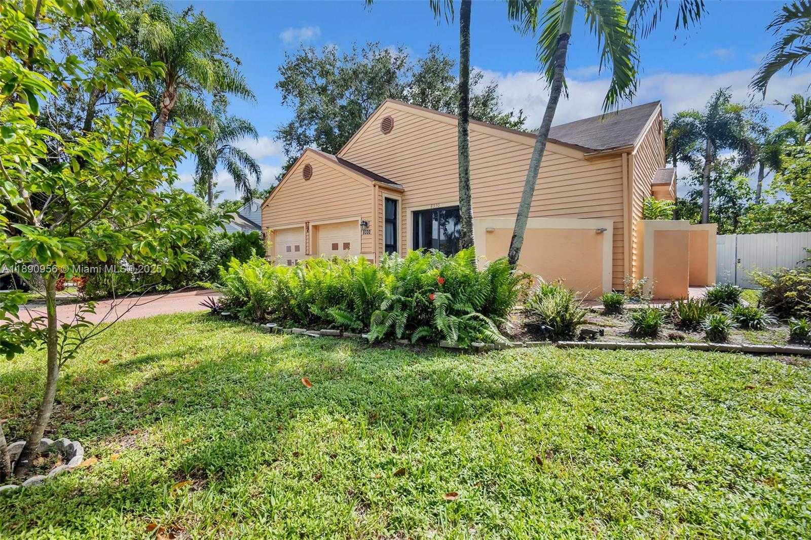 Small Image of 8330 SOUTH WEST 12TH ST, Pembroke Pines Number 25