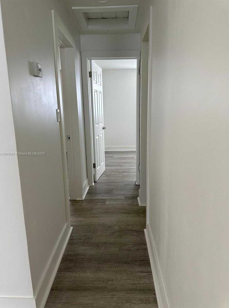 Small Image of 5691 NORTH EAST 7TH TER, Oakland Park Number 8