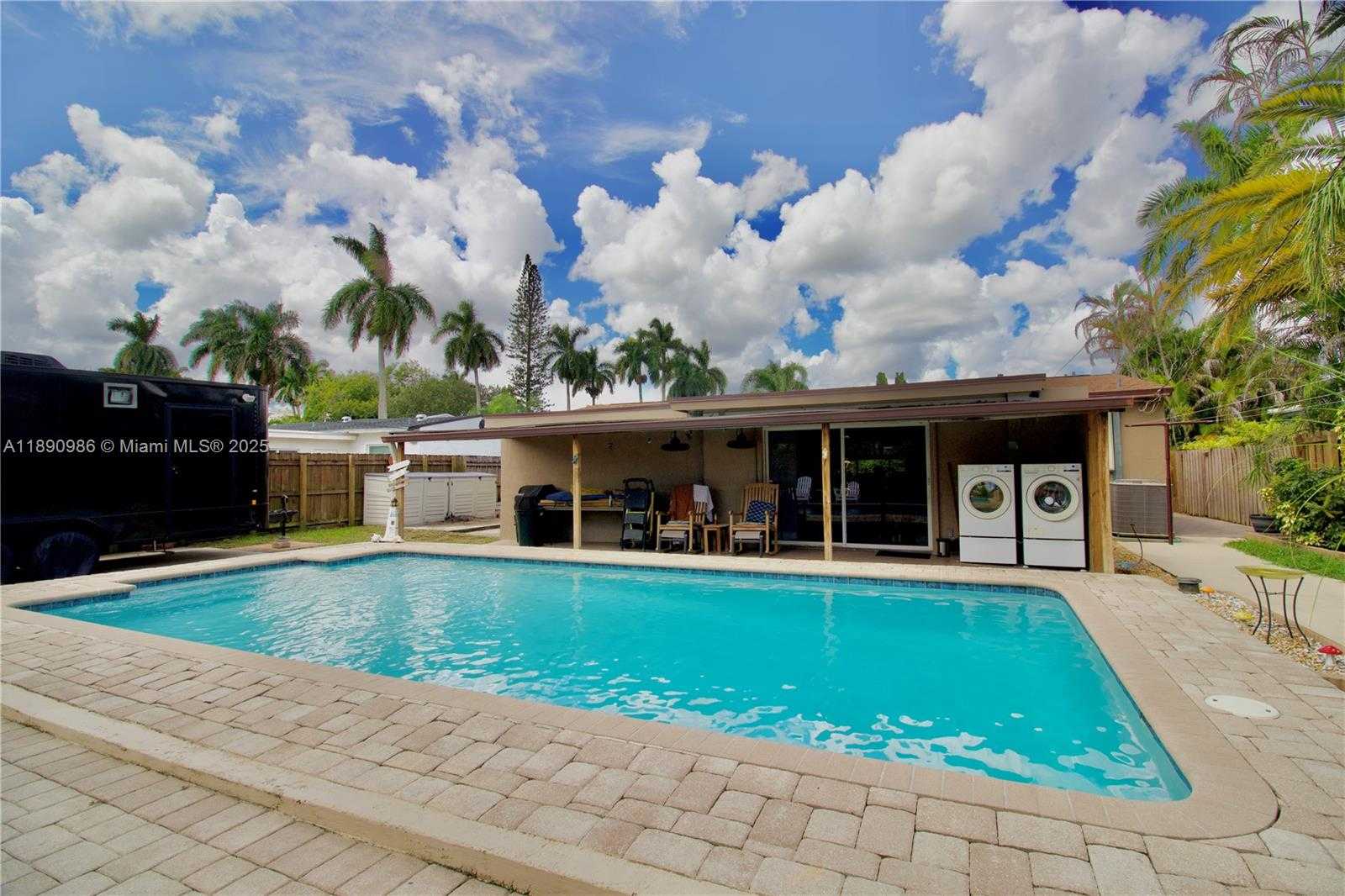 Small Image of 1007 NORTH GOLF DR, Hollywood Number 16